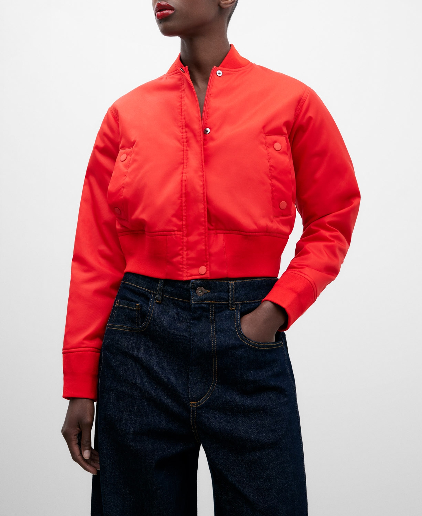 Chaqueta bomber corta roja image number 0
