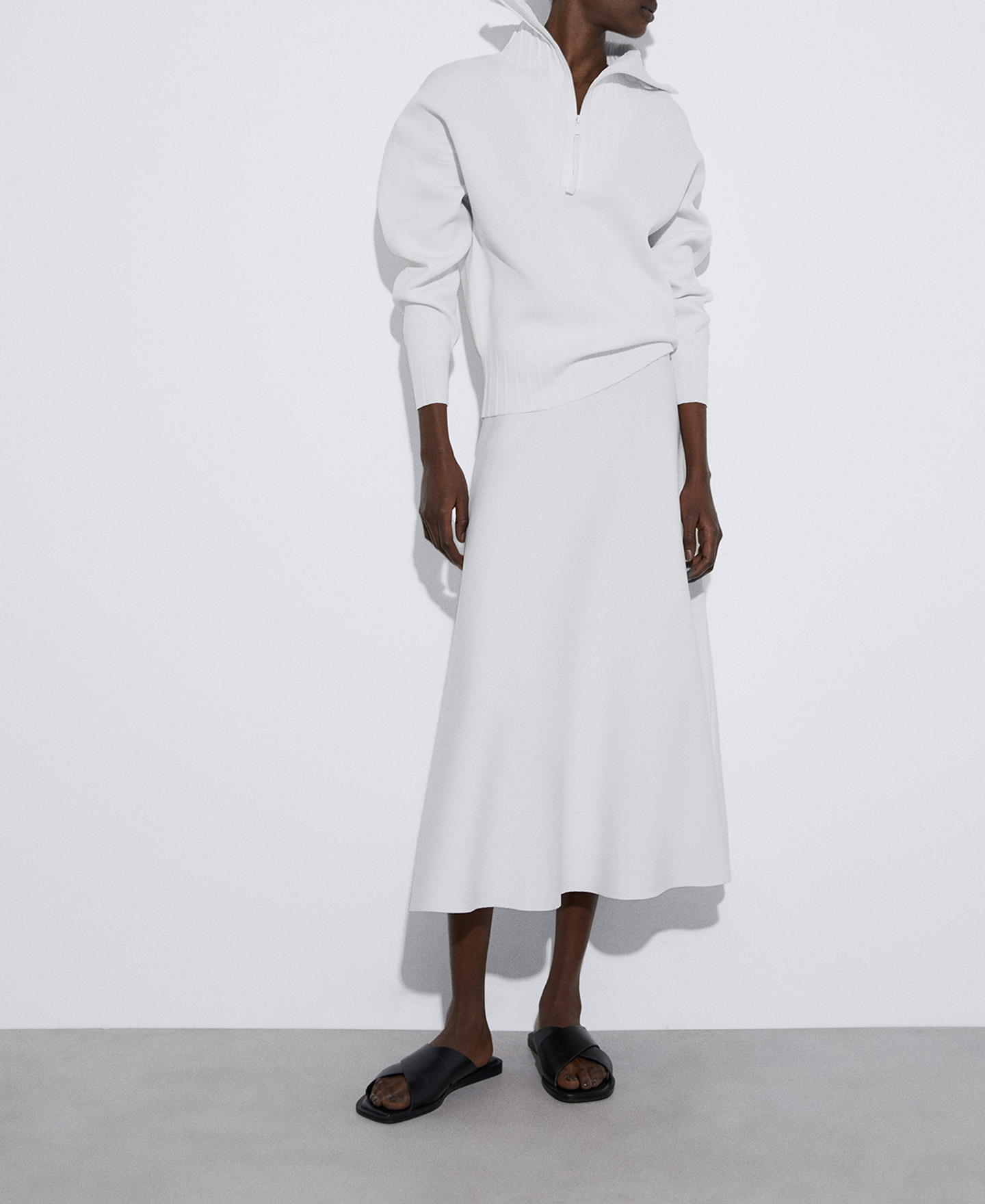 Double-fronted slim-fit garment image number 3