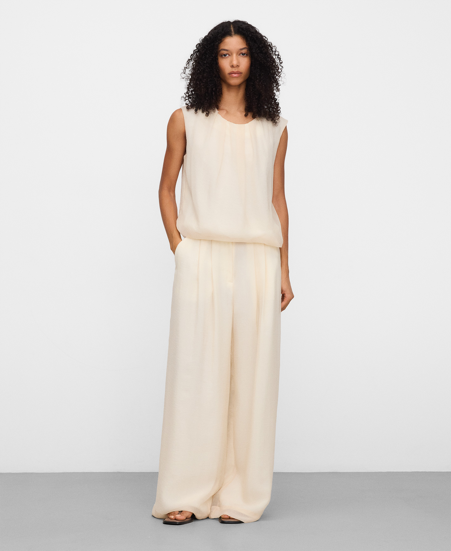 Double-fabric pleated trousers image number 1