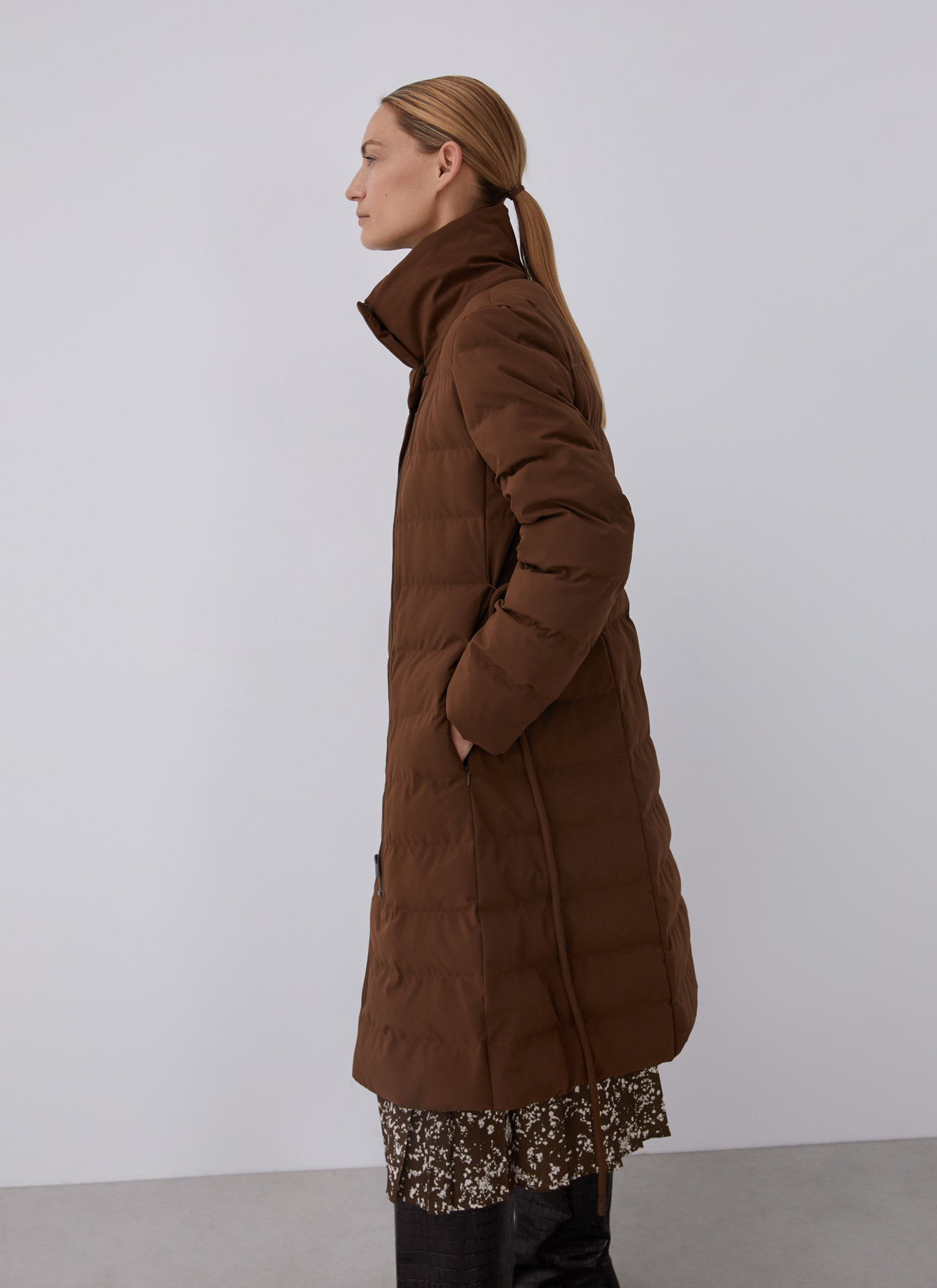 Puffer coat with high collar image number 4