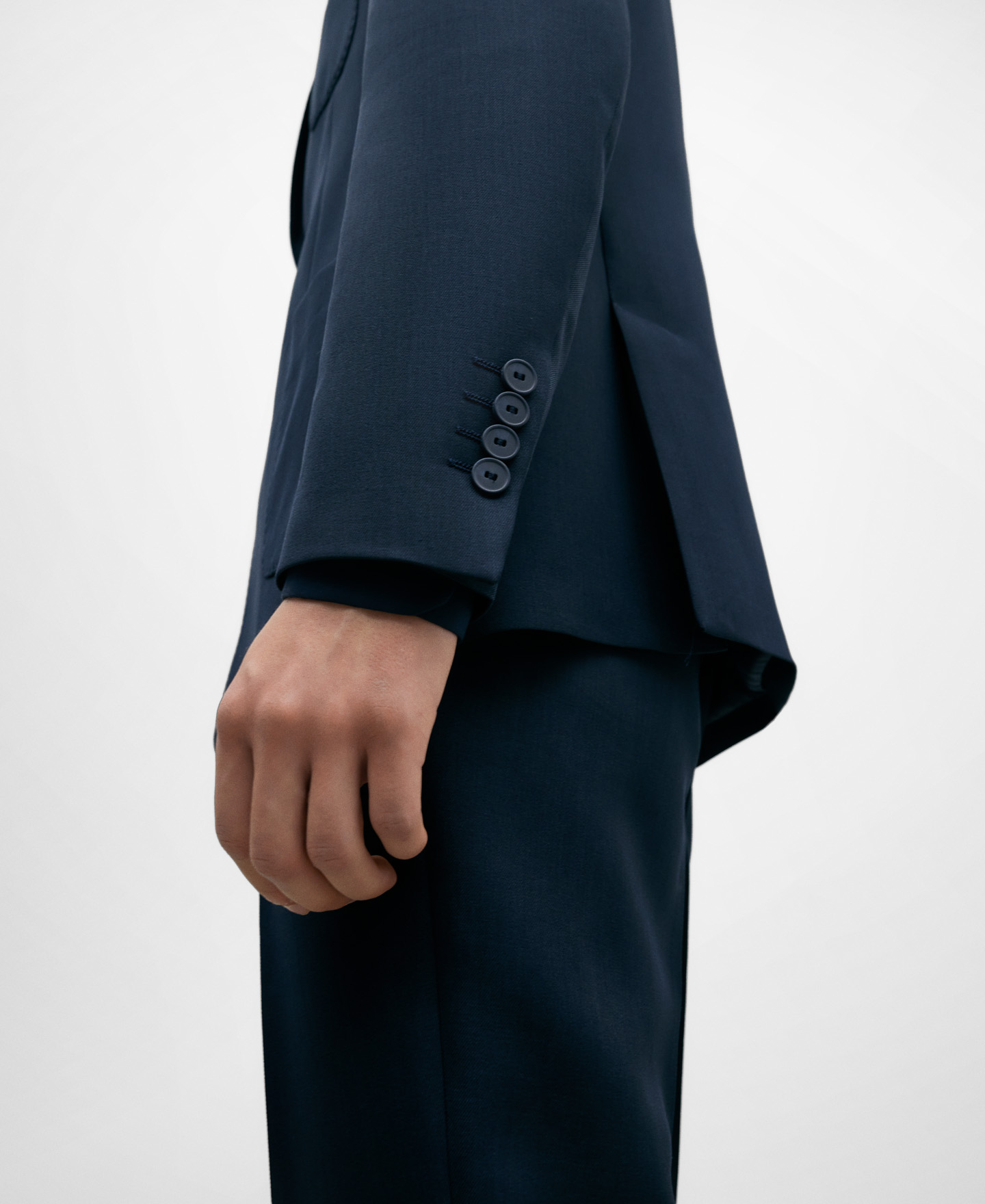 Blazer dos botones azul hombre image number 5