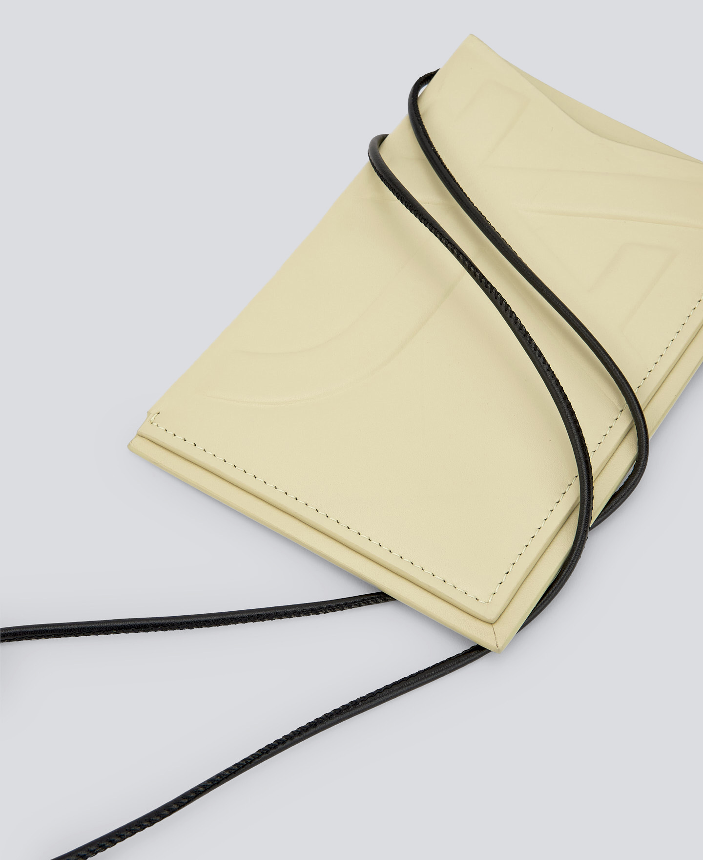 Responsible leather mobile phone holder image number 2