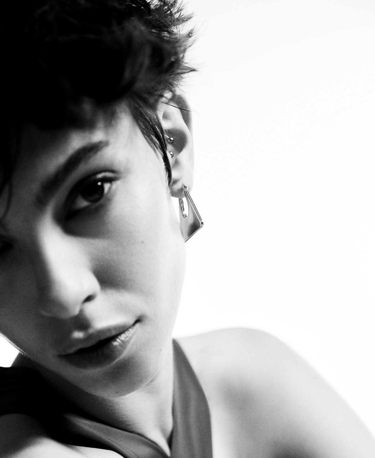 Zinc triangular earrings image number 3