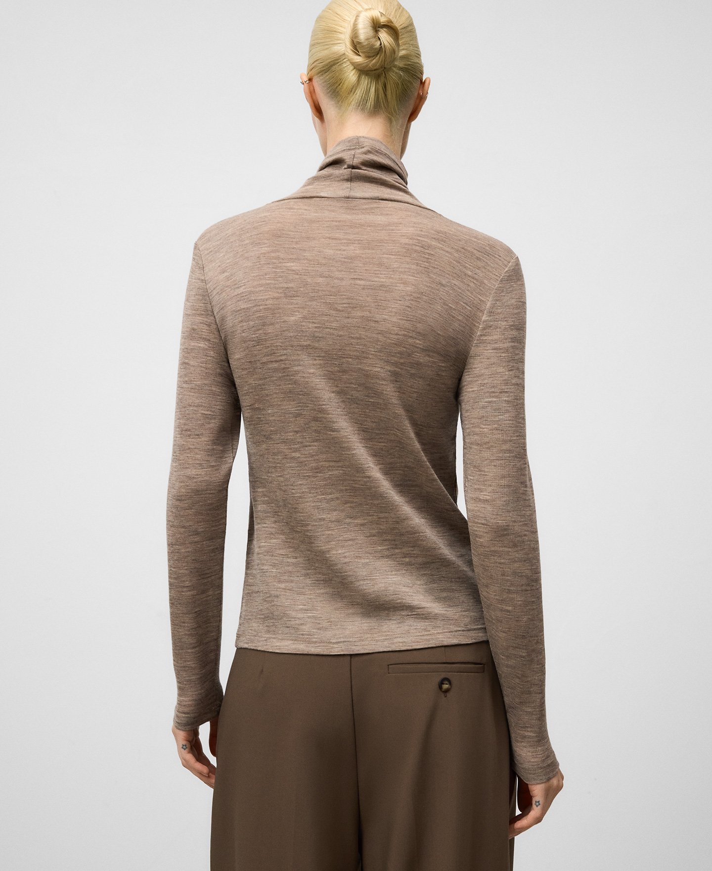 Camiseta cuello alto lana merino mujer image number 2