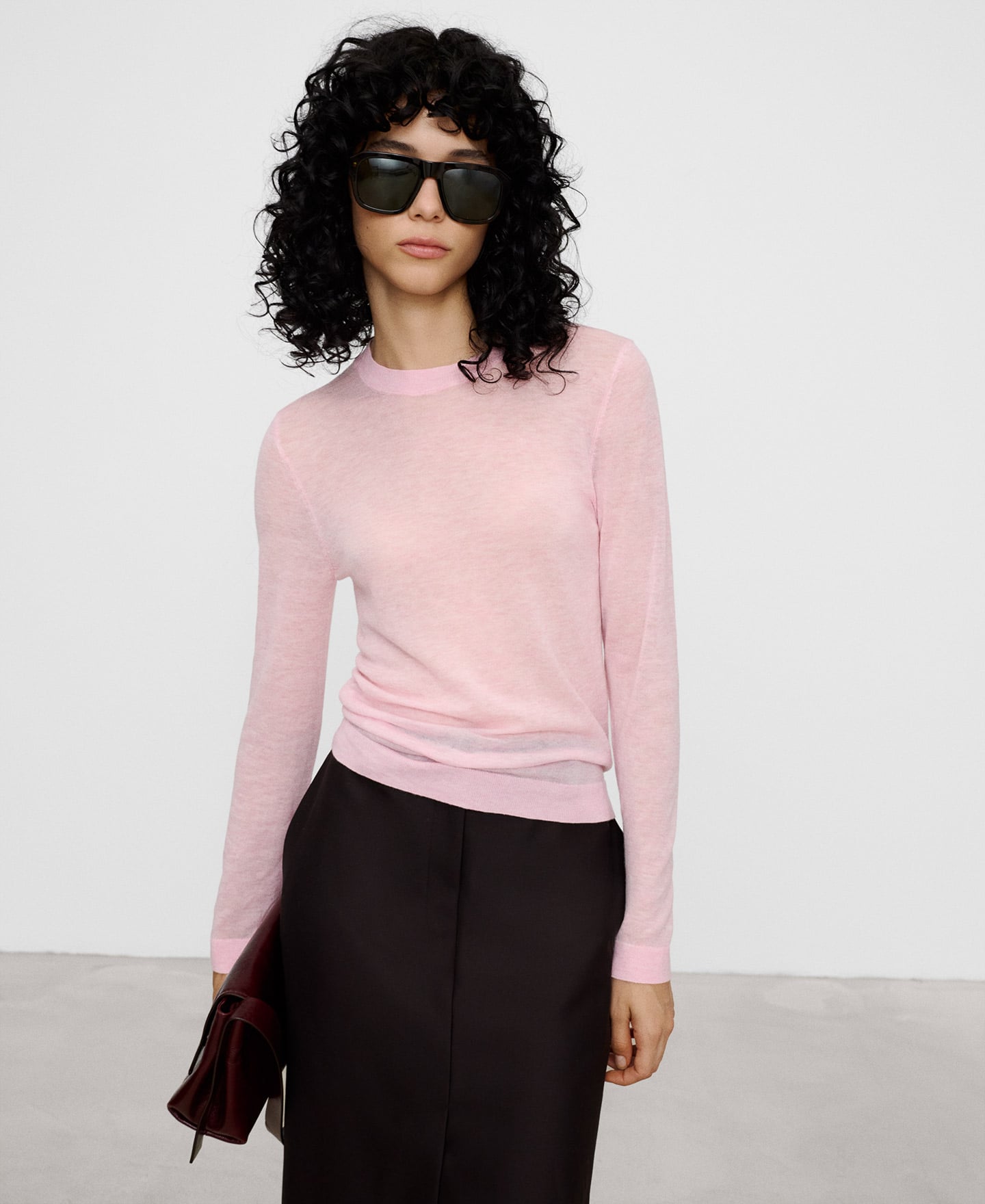 Merino wool fine knit fitted sweater image number 0