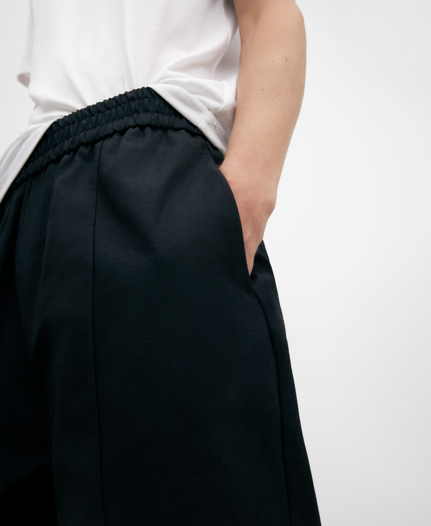 Pantalon à taille et bas élastiques image number 3