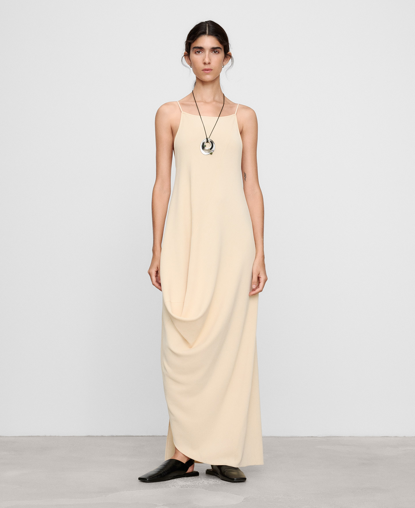 Vestido largo drapeado image number 1