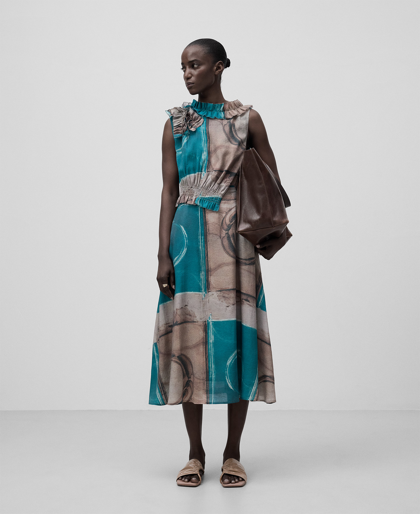 Printed dress with ruffles woman image number 1