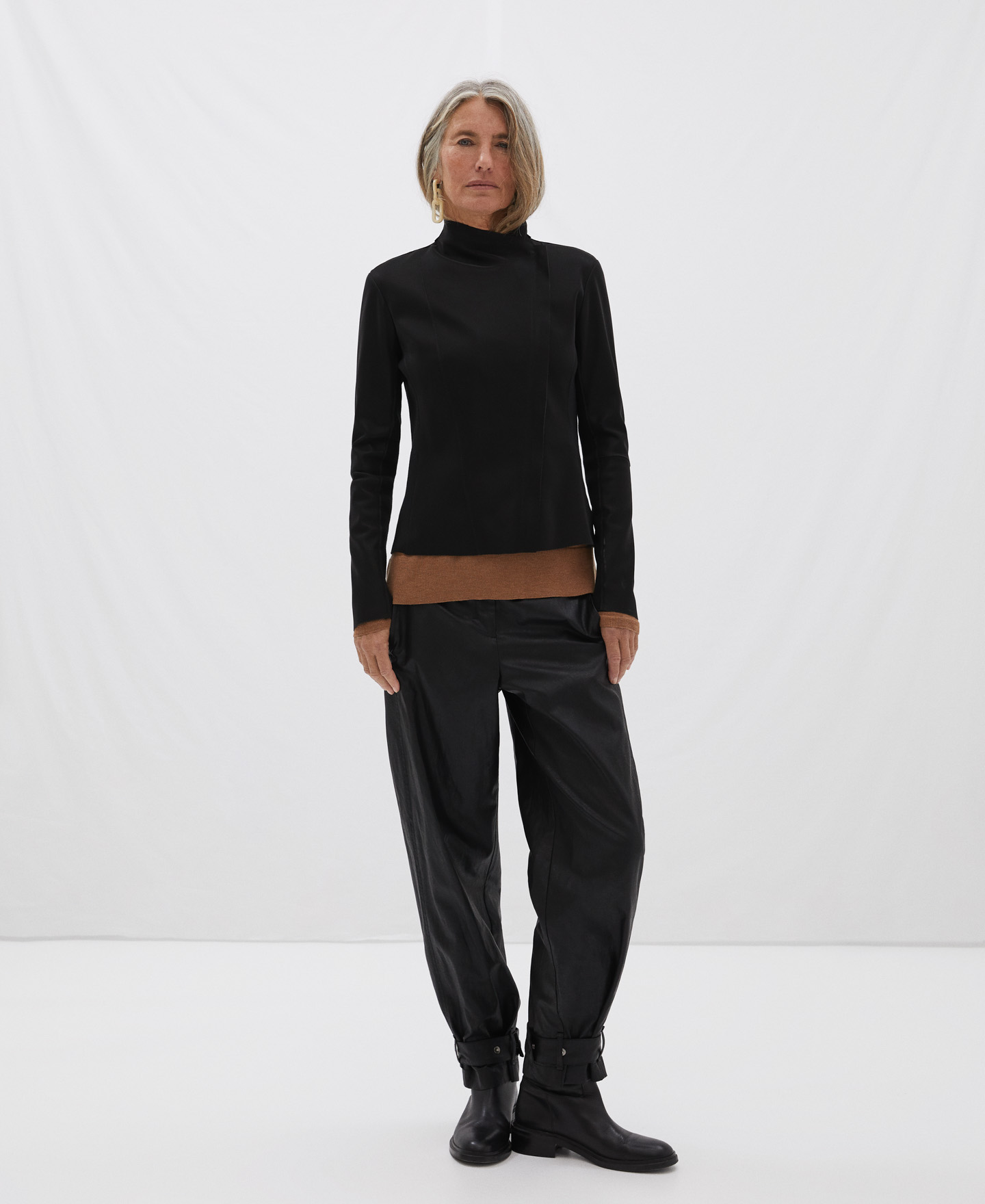 Turtleneck merino wool sweater image number 1