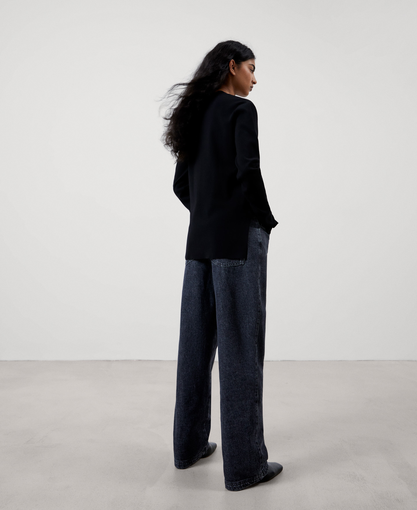 V-neck viscose sweater image number 2