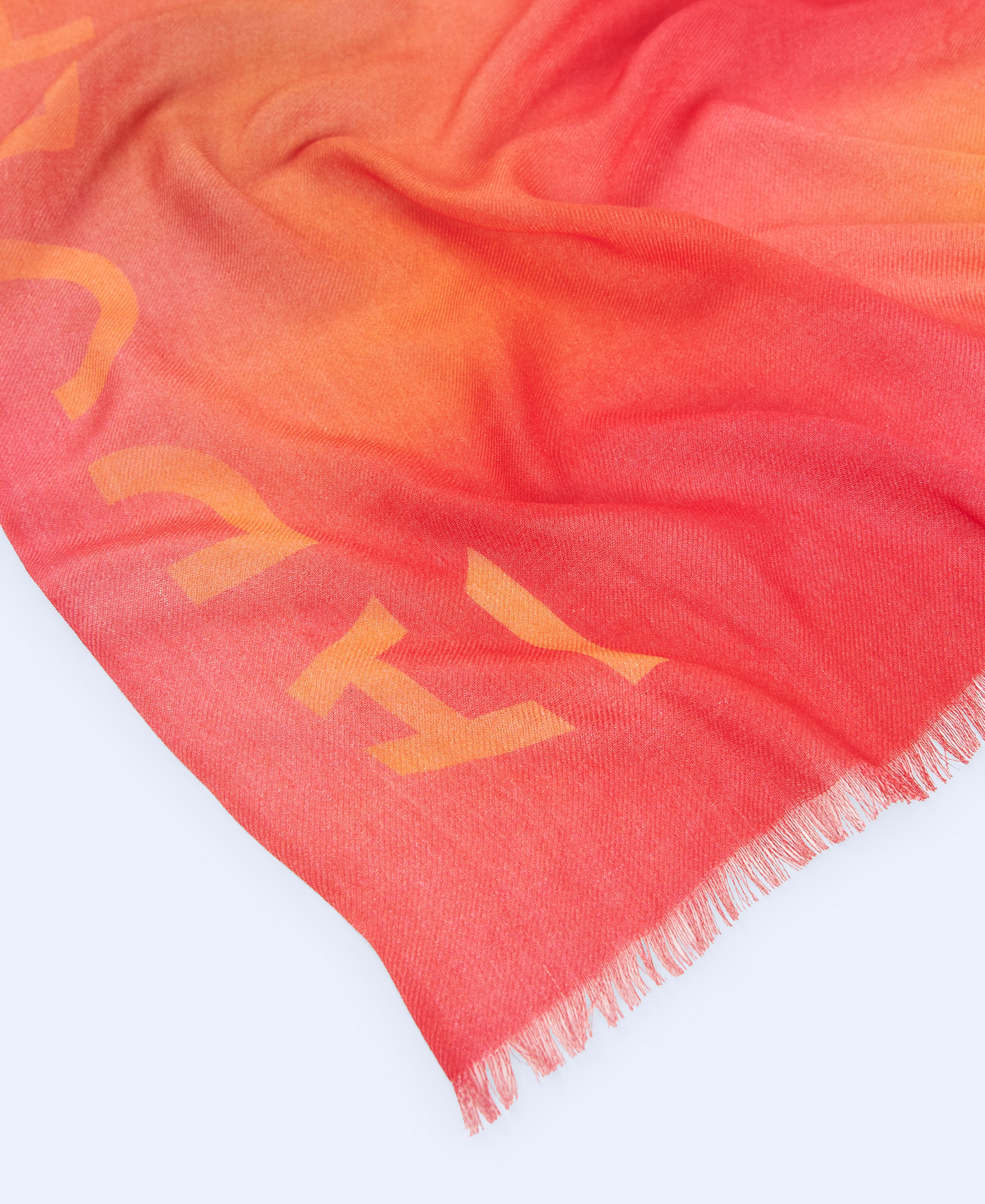 Chal estampado digital en modal image number 2