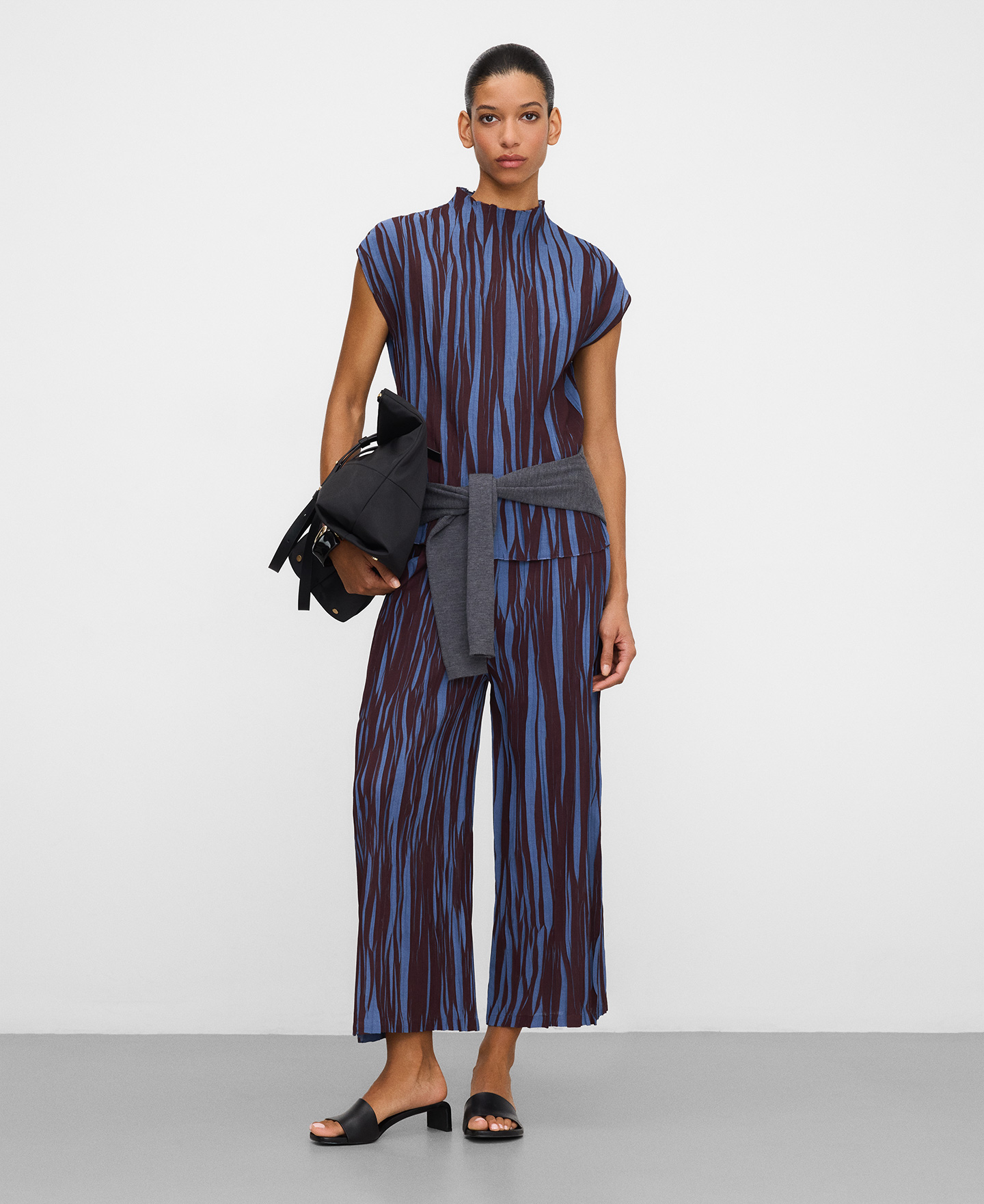 Two-tone irregular pleated top image number 1