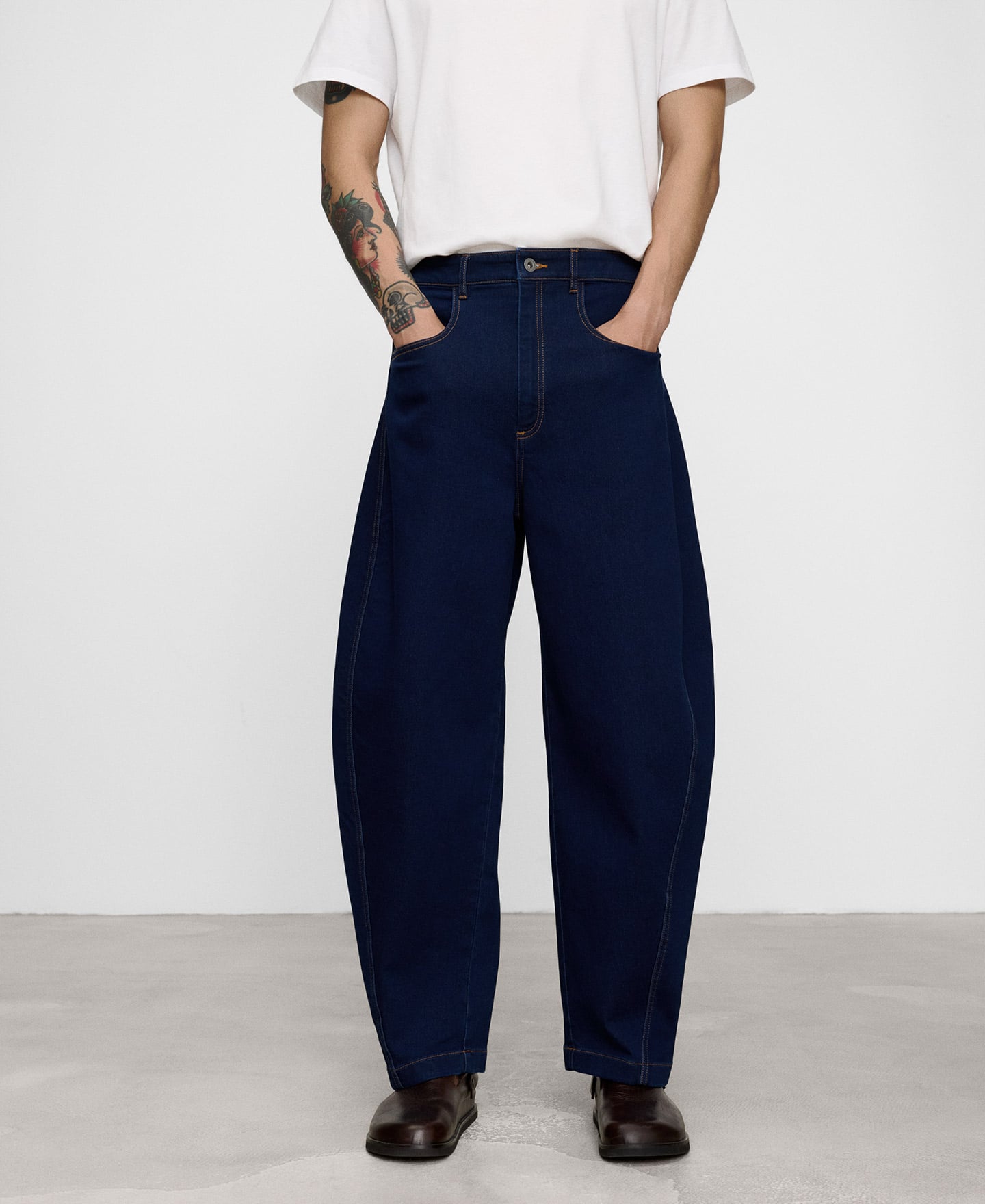 Pantal&oacute;n barrel fit denim image number 0