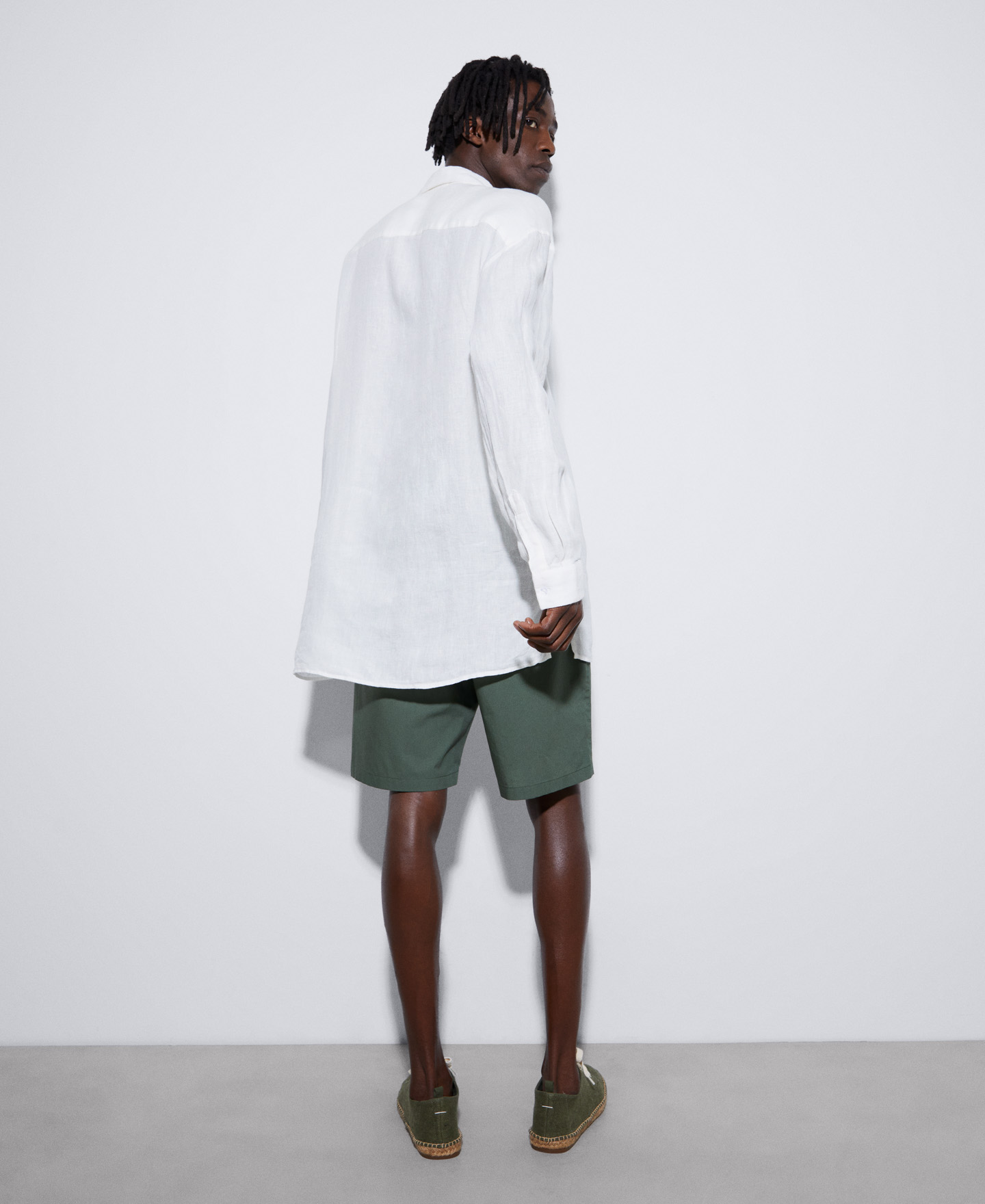 Camisa oversize en lino image number 2