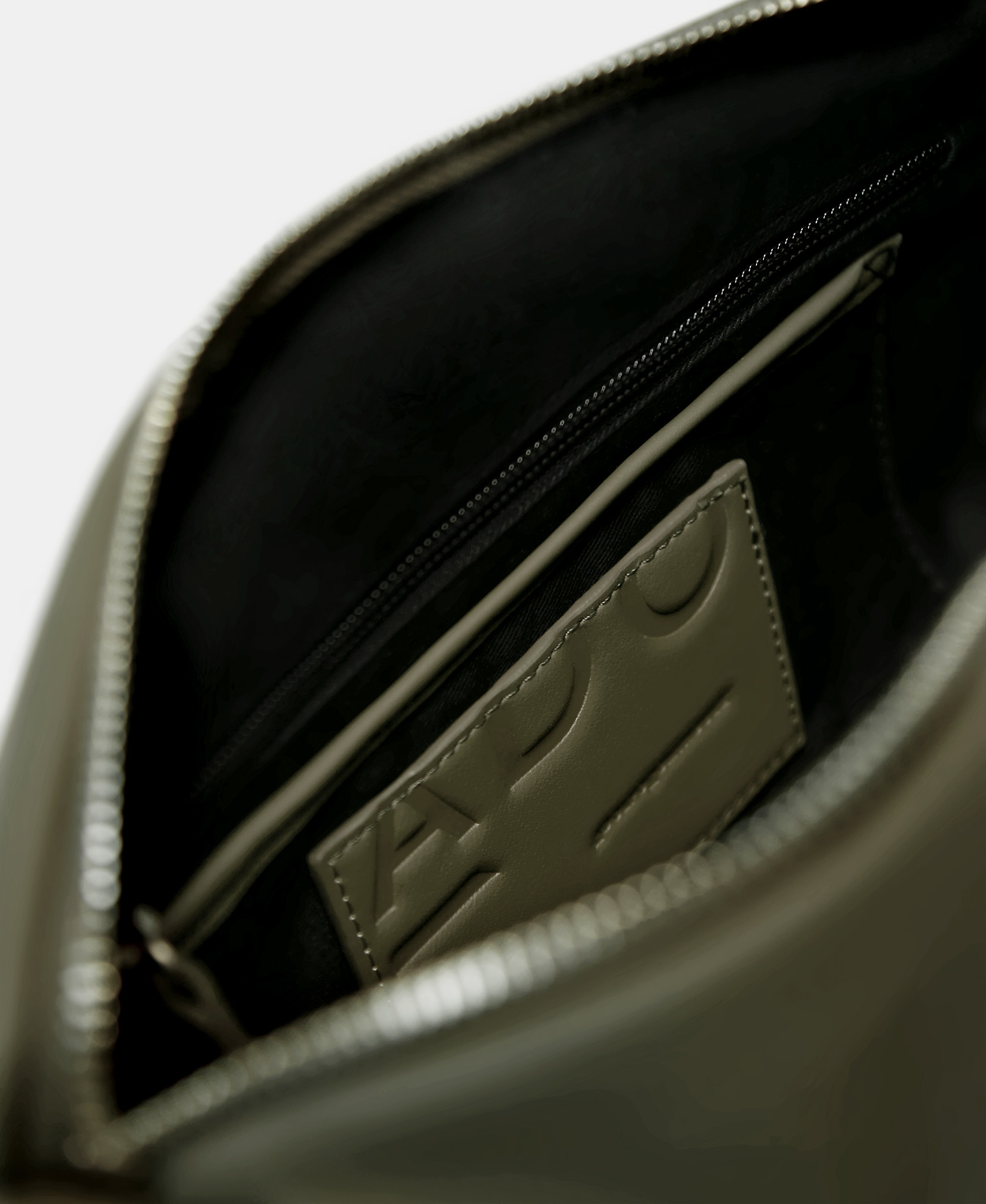 Recycled polyester shoulder bag image number 2