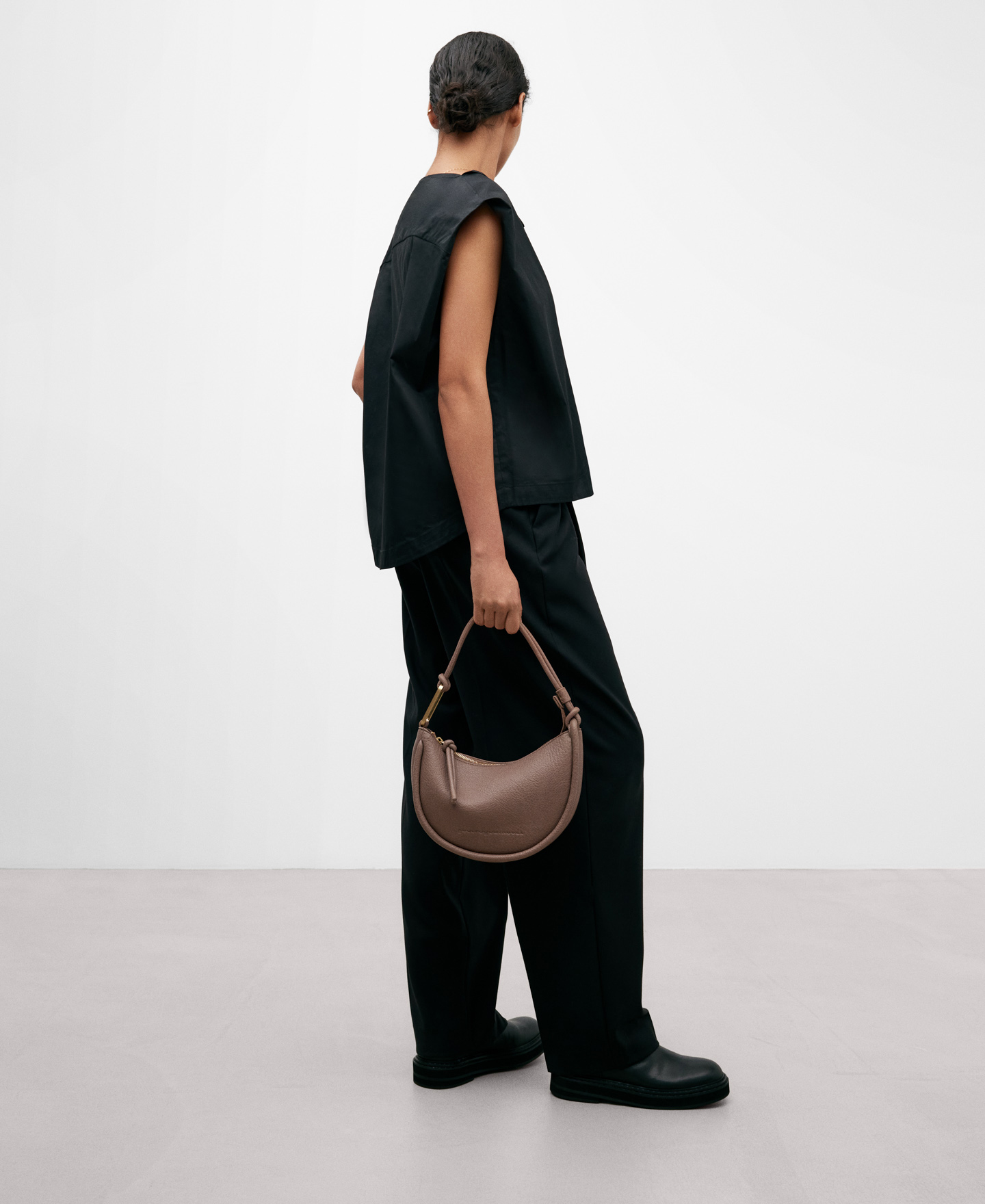 Medium recycled material hobo bag women image number 4