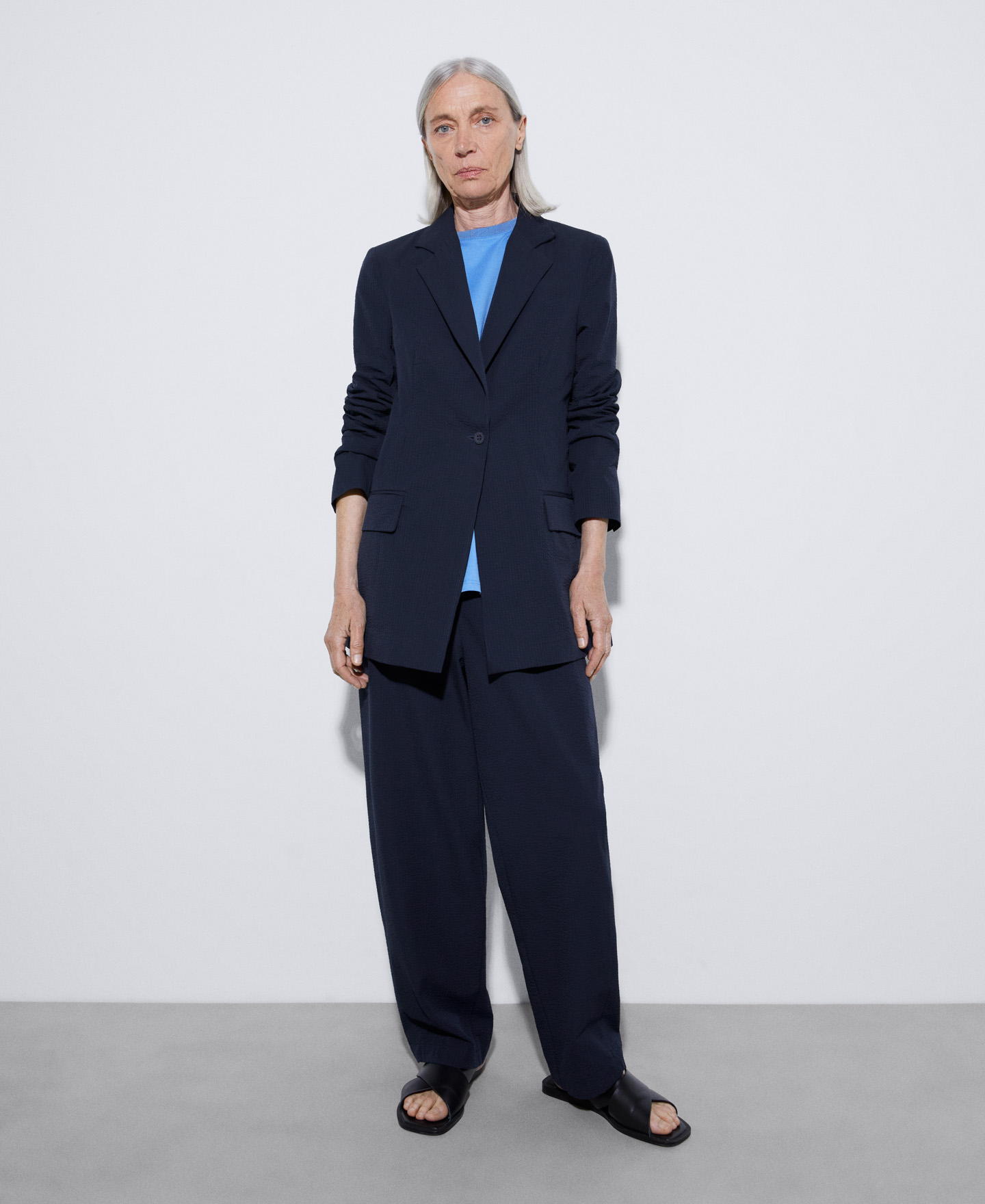 Tailored blazer in responsible cotton image number 1