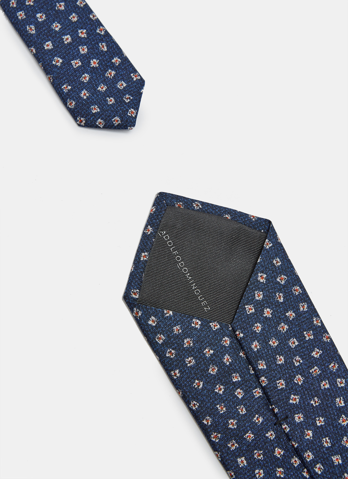 Corbata de seda y motivos corbateros image number 1