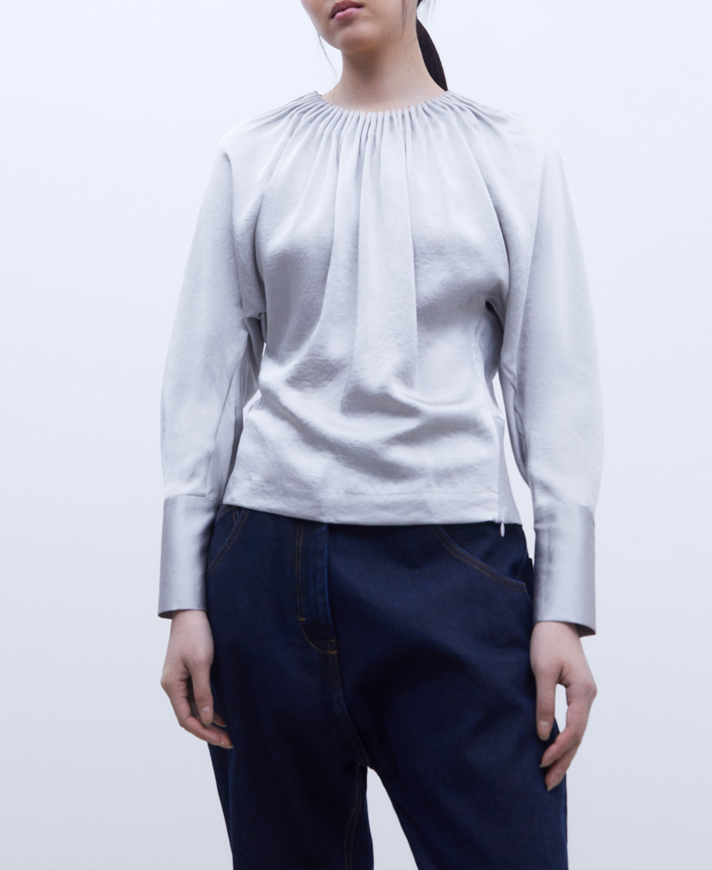 Ruffled collar and Japanese sleeve shirt image number 0