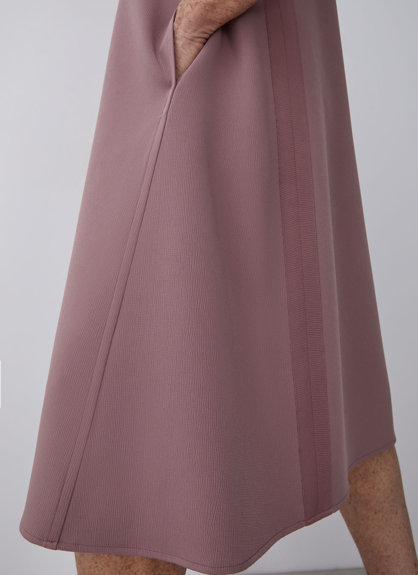 Sleeveless evase dress image number 2
