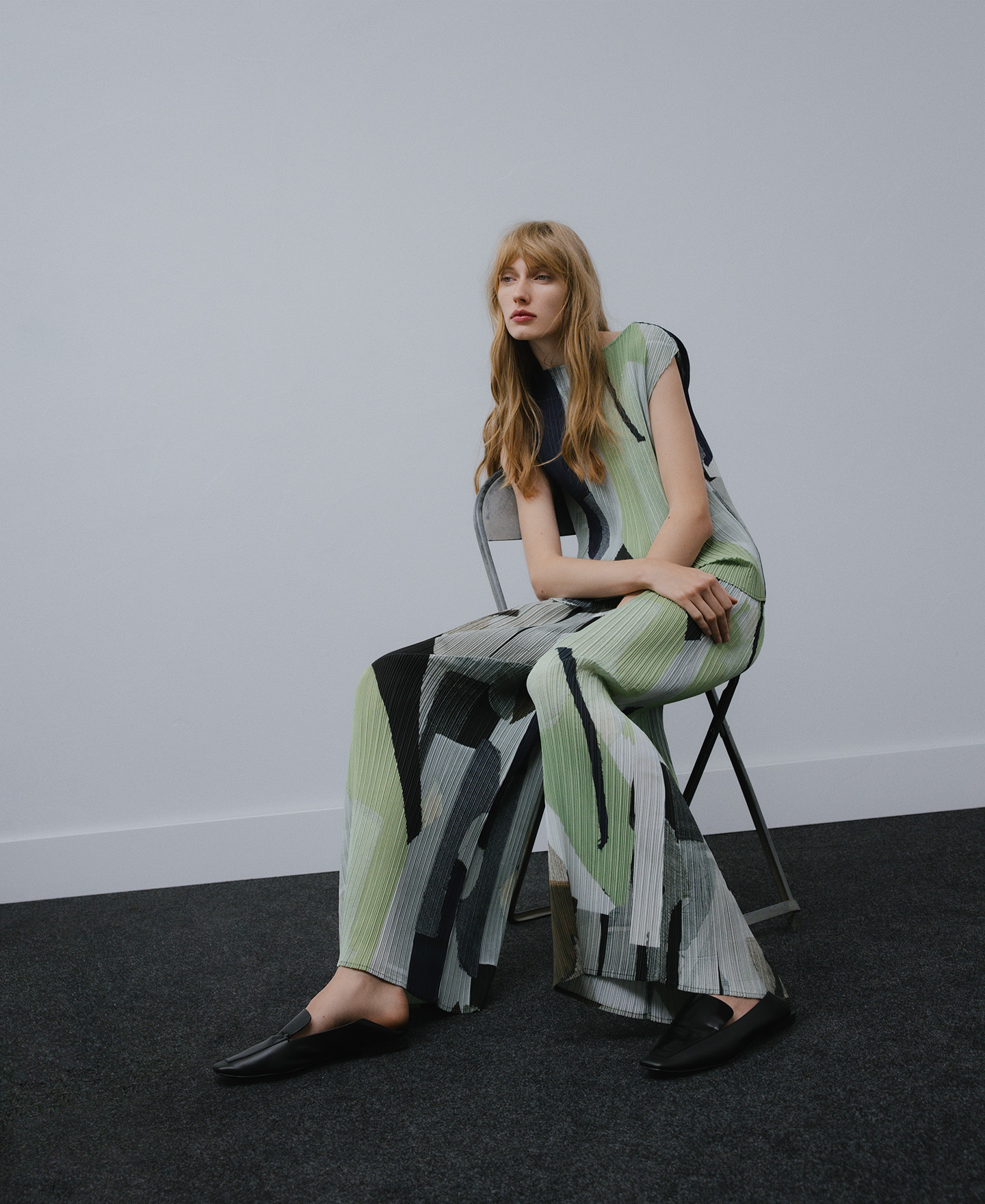Printed crinkle trousers woman image number 1