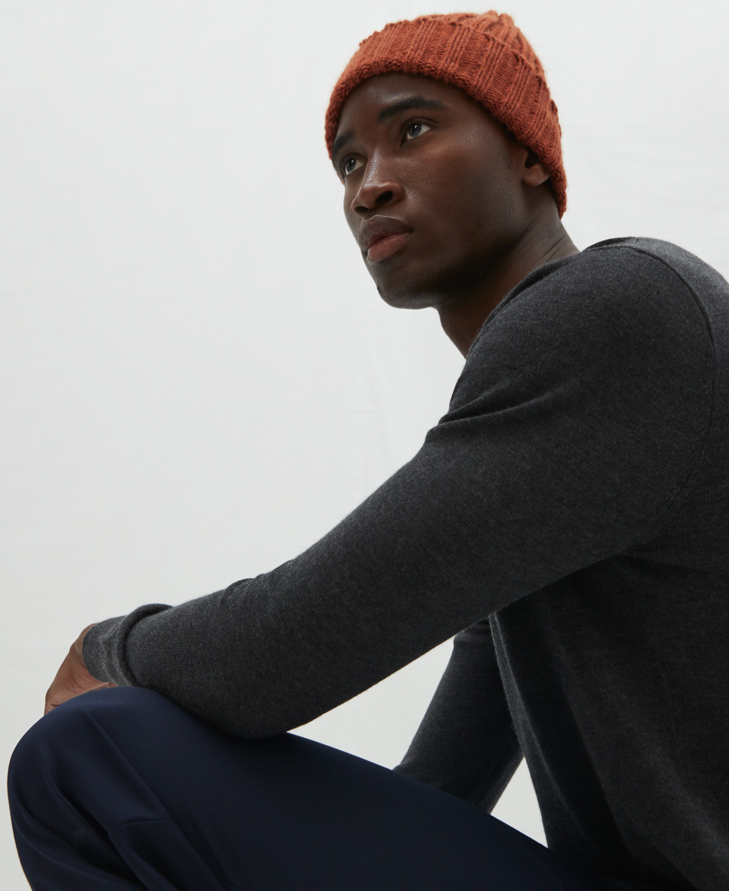 V-neck merino wool sweater image number 3