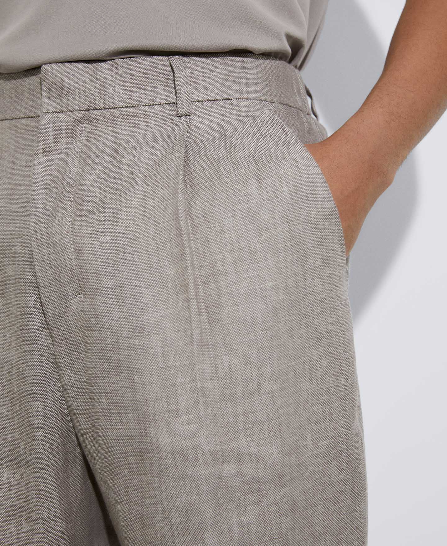Pantalón recto en lino image number 3