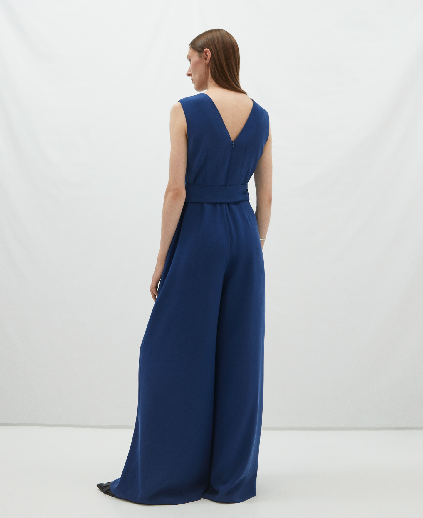 V-neck long jumpsuit image number 2