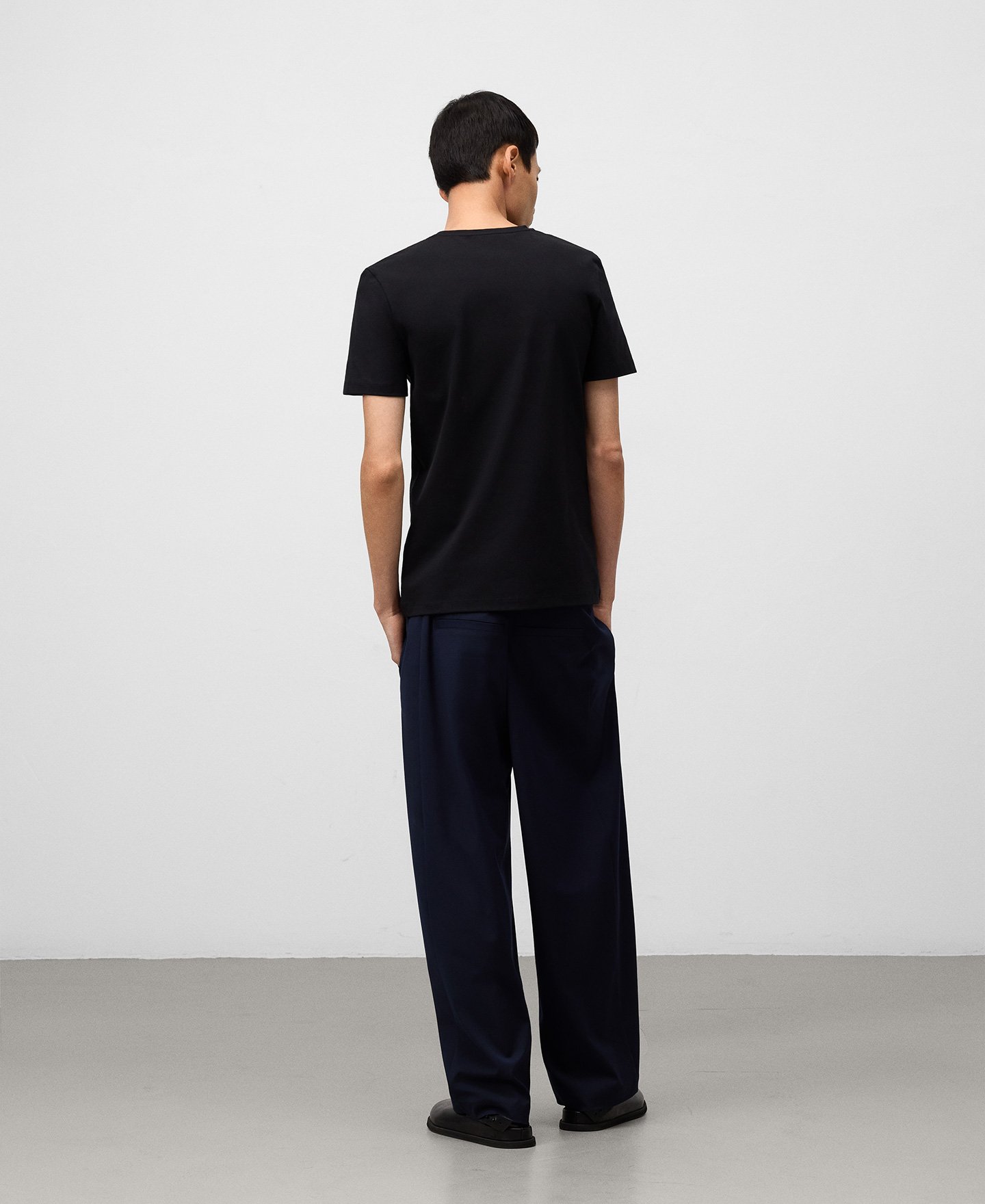 Organic cotton slim fit T-shirt man image number 2