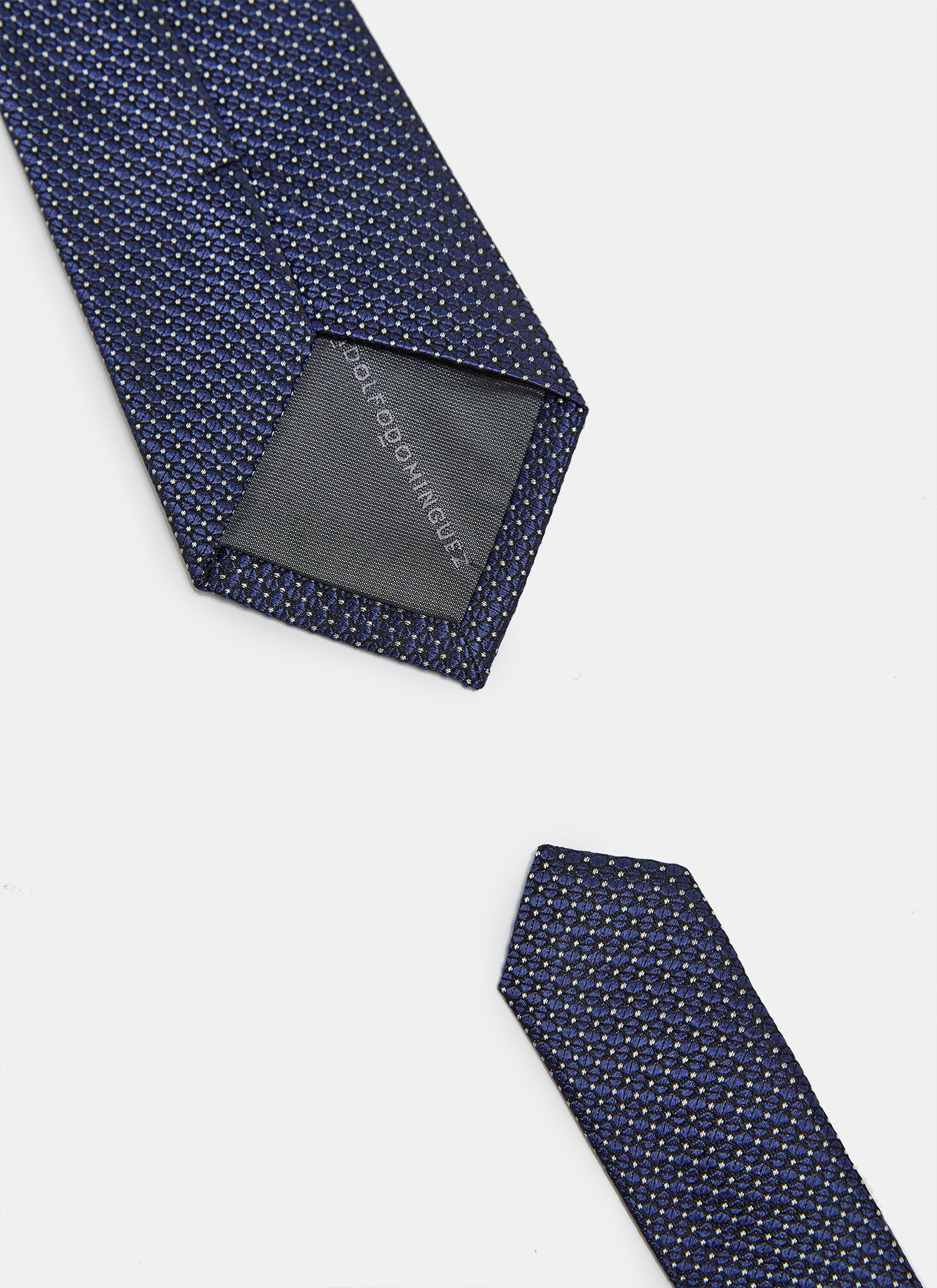 Corbata de seda y diseño pointillé image number 1