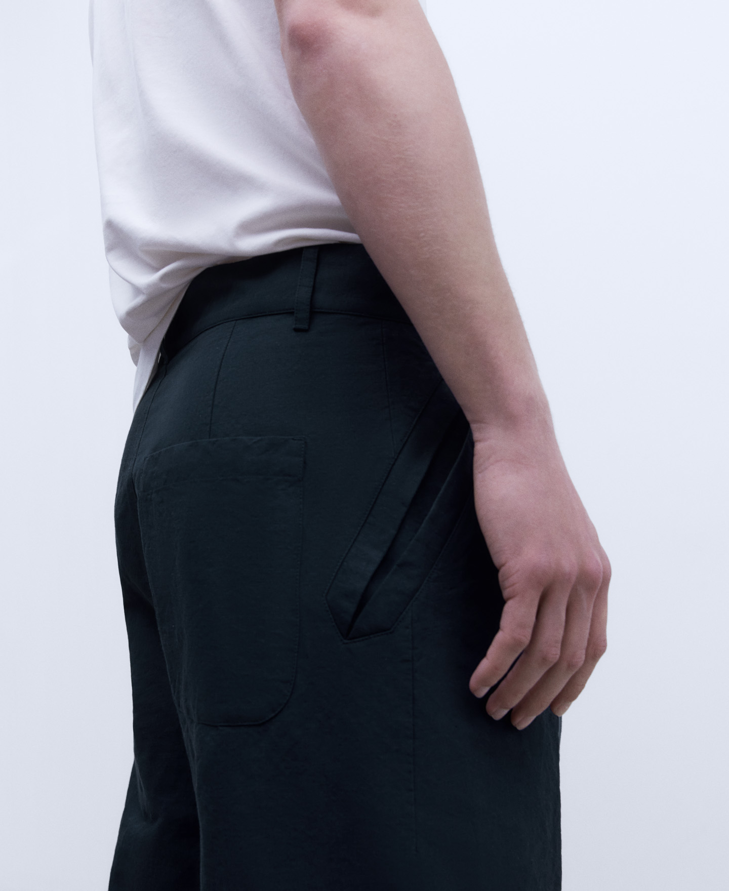 European linen and cotton trousers image number 3