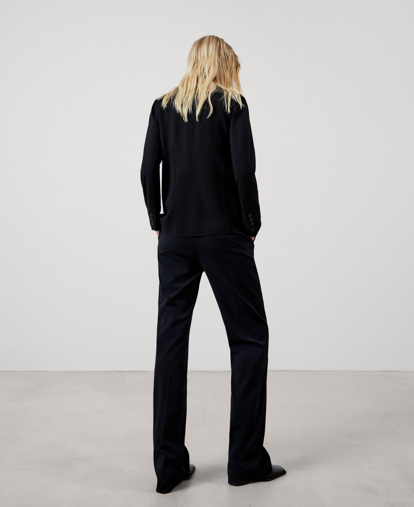 Responsible viscose knitted blazer image number 2