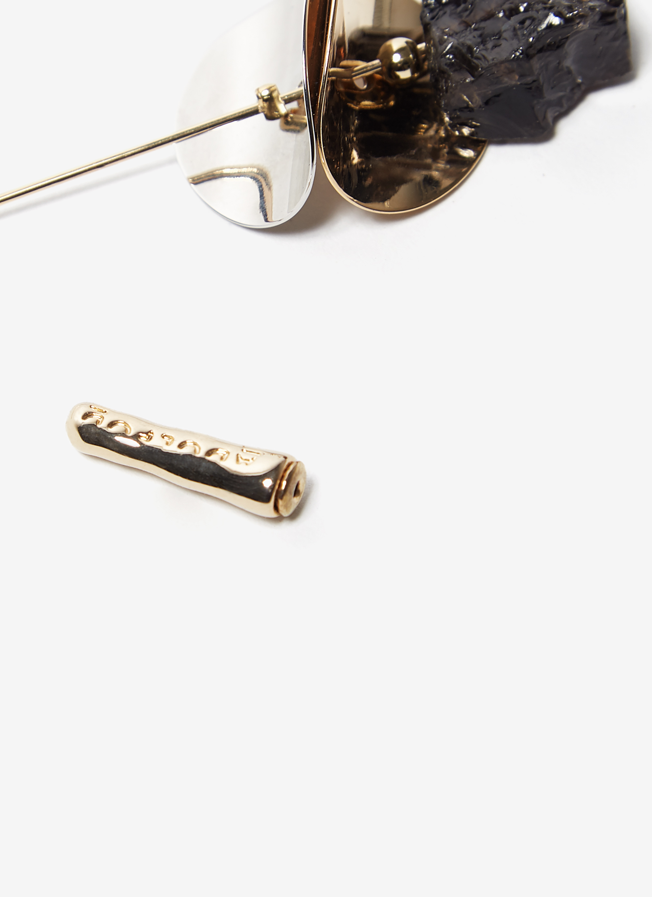 Metal brooch with natural stone image number 1