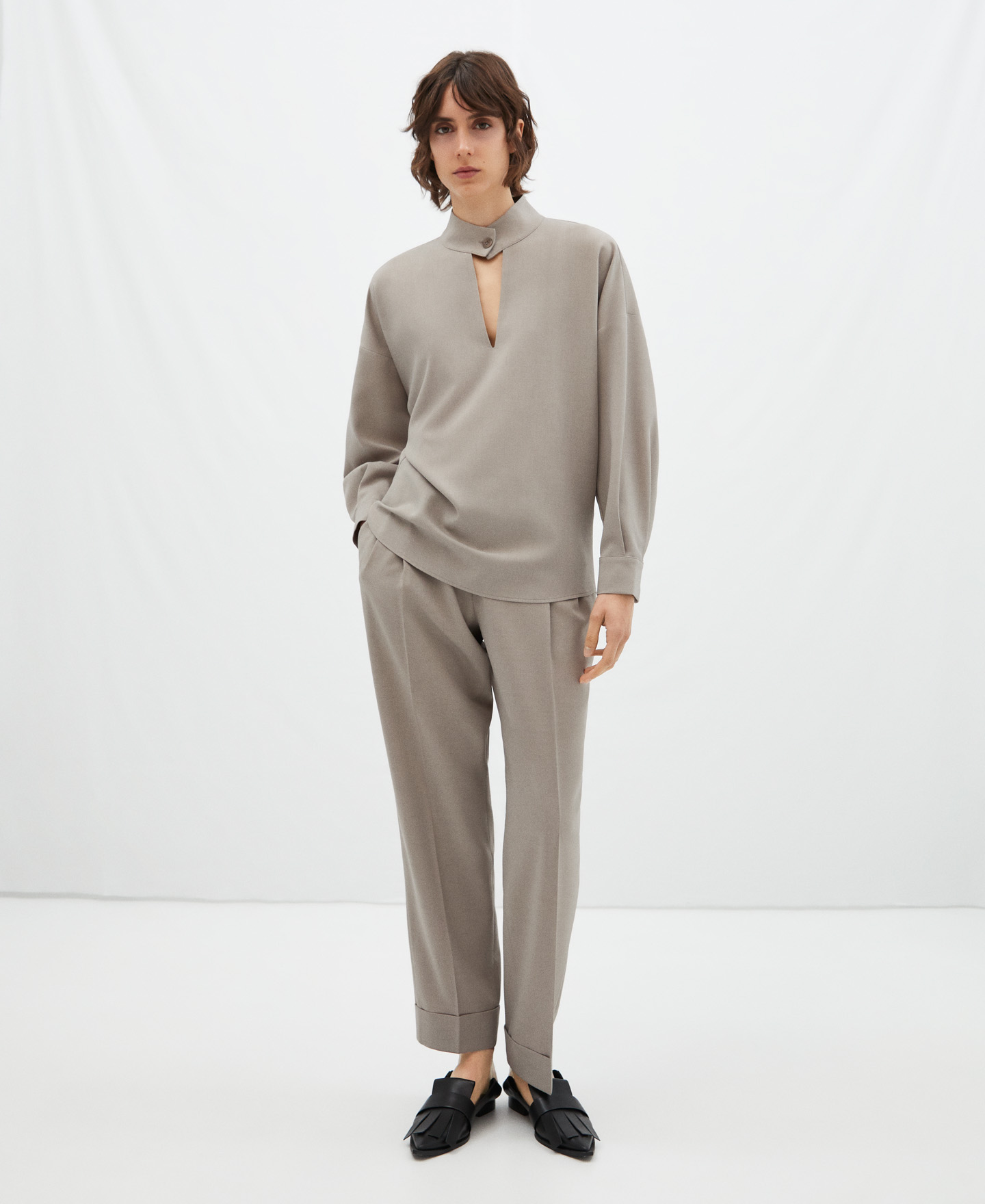 Blouse, mao neckline, V-neck image number 1