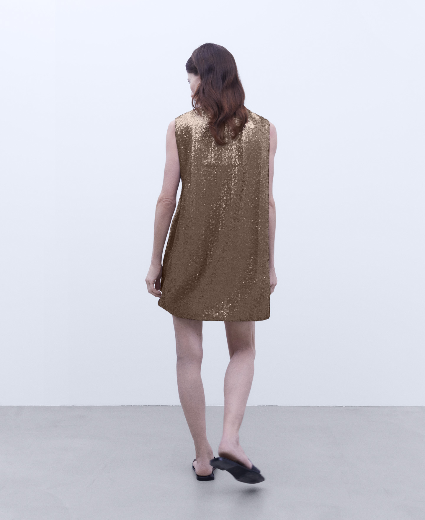 Vestido corto de lentejuelas image number 2