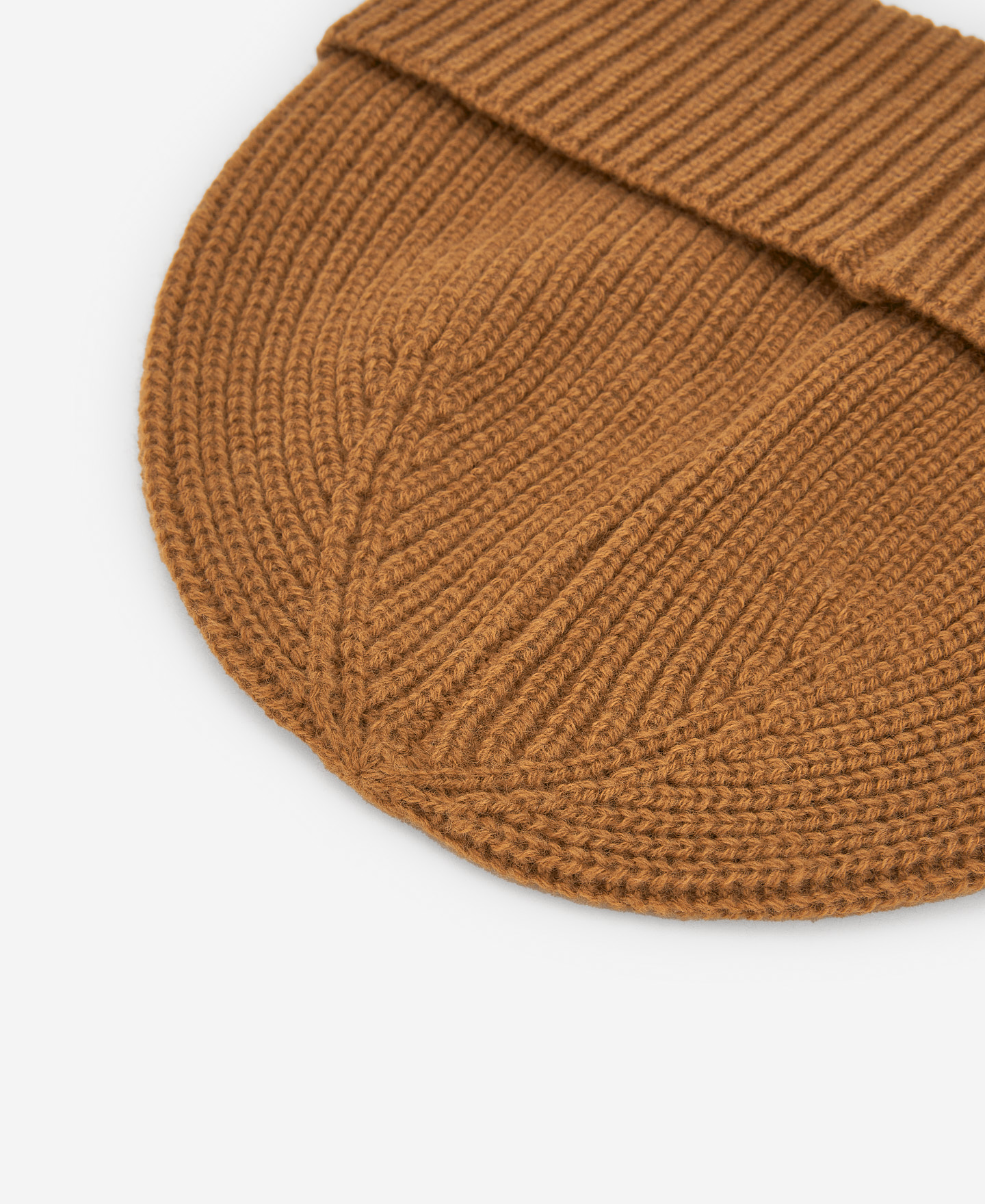 Amber merino wool beanie for men image number 2