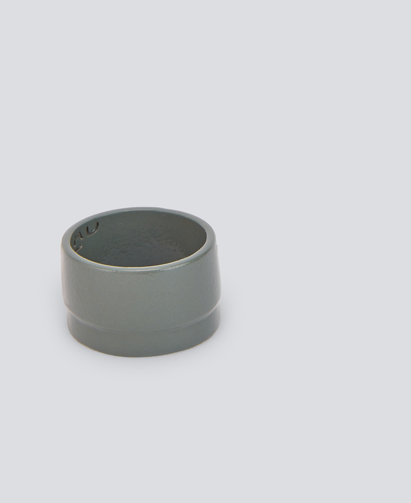 Lacquered relief ring woman image number 1