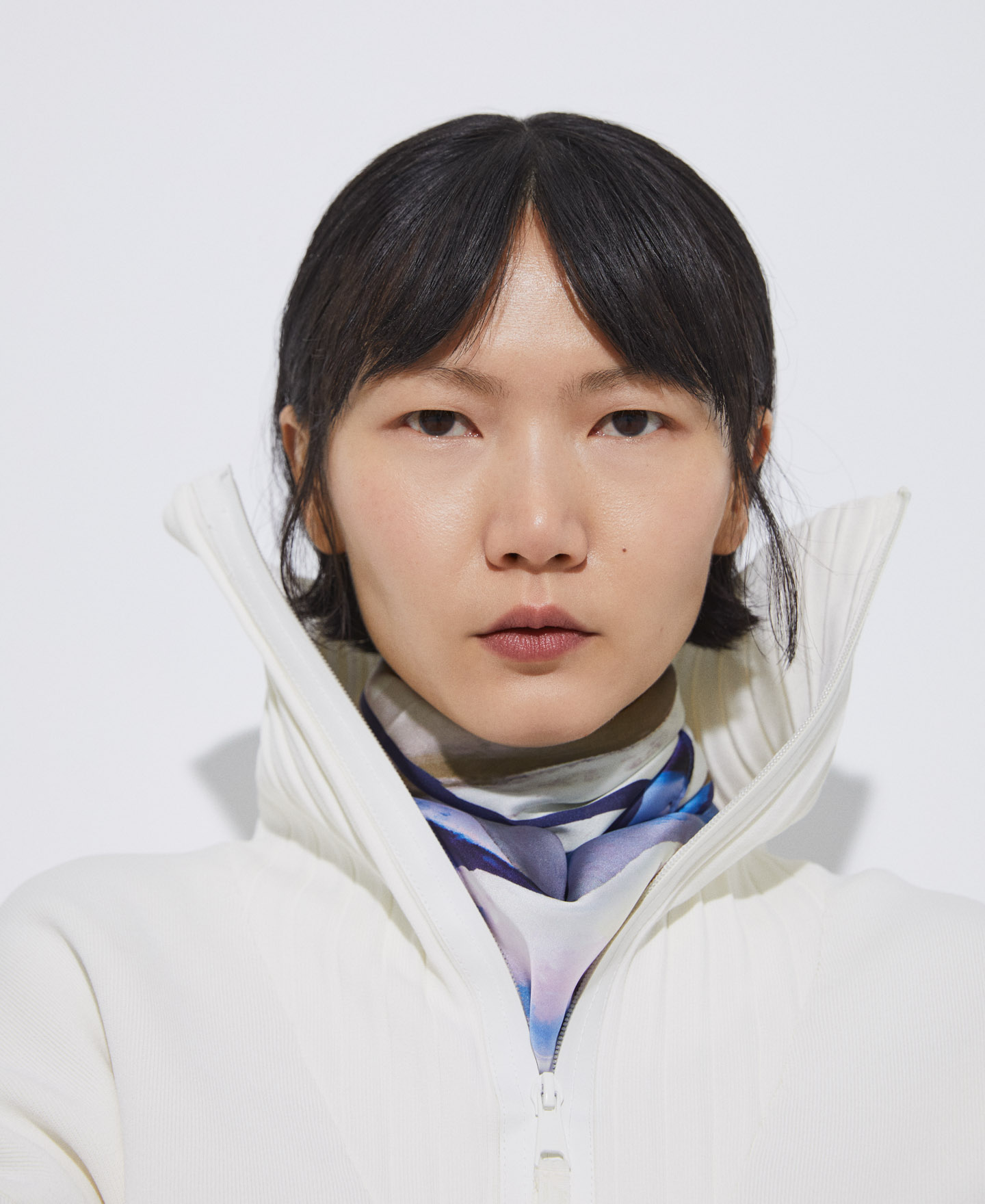 Square scarf with overlapping leaves image number 3