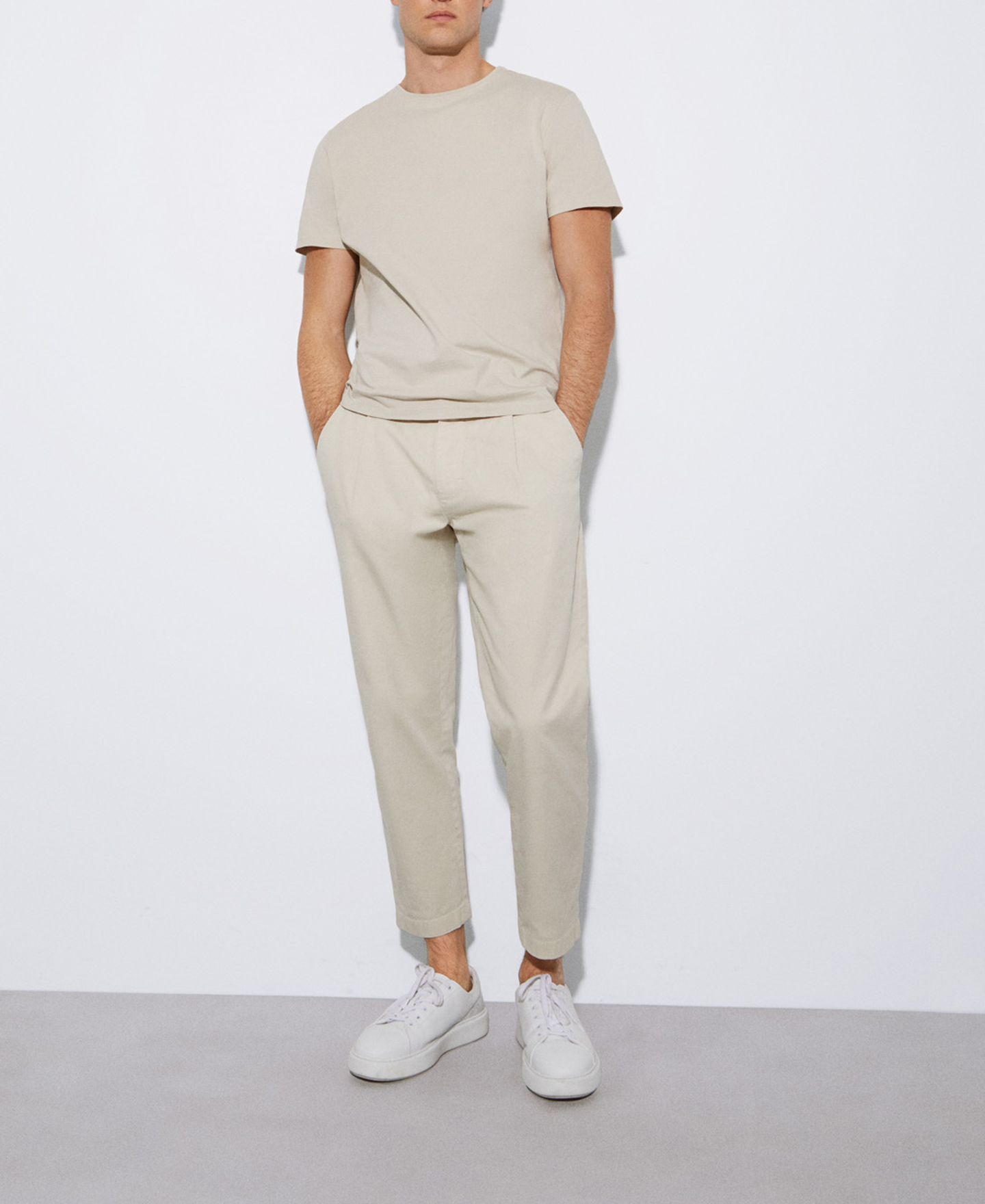 Short-sleeved cotton t-shirt image number 1
