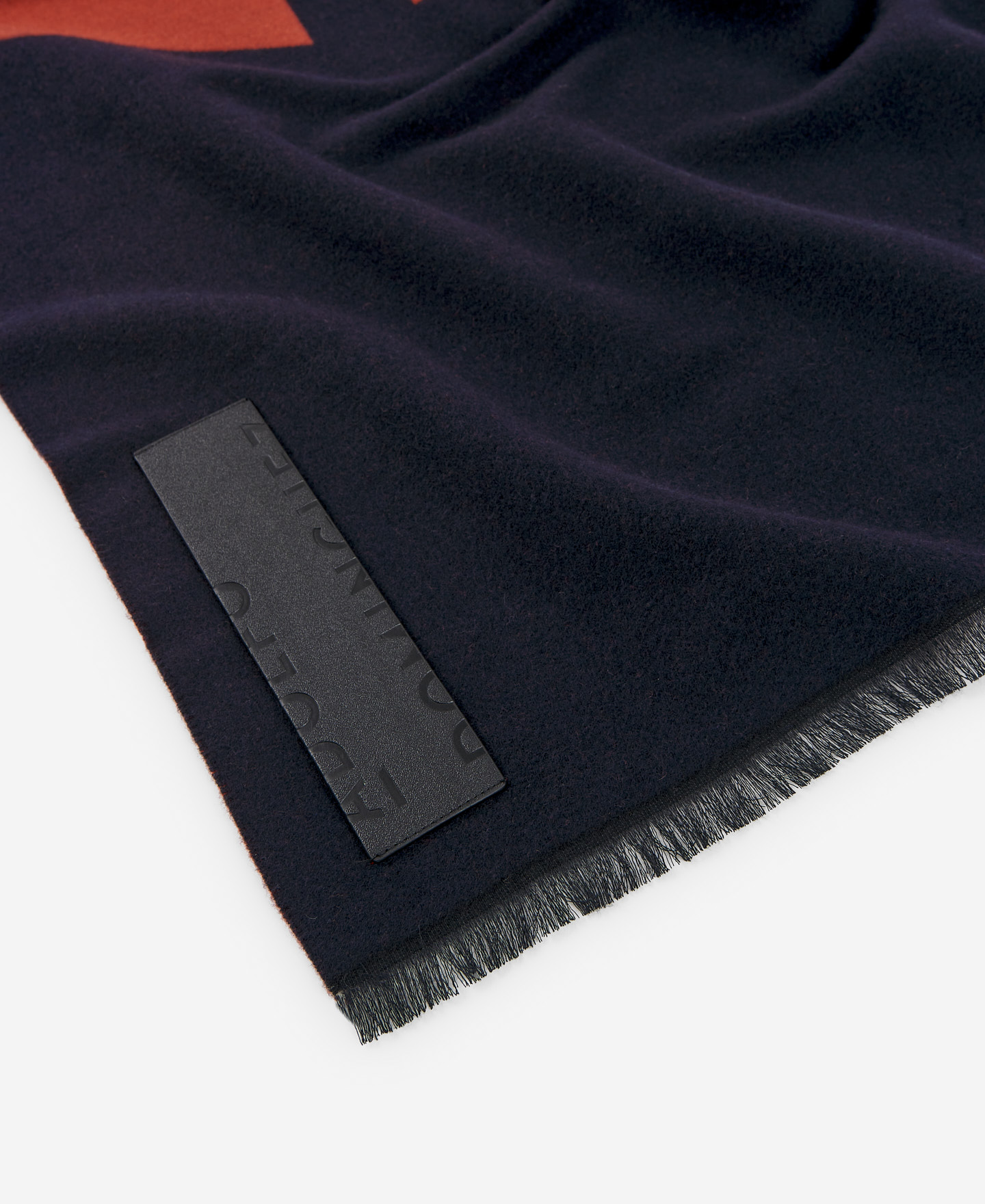 Jacquard maxi logo scarf for women image number 2
