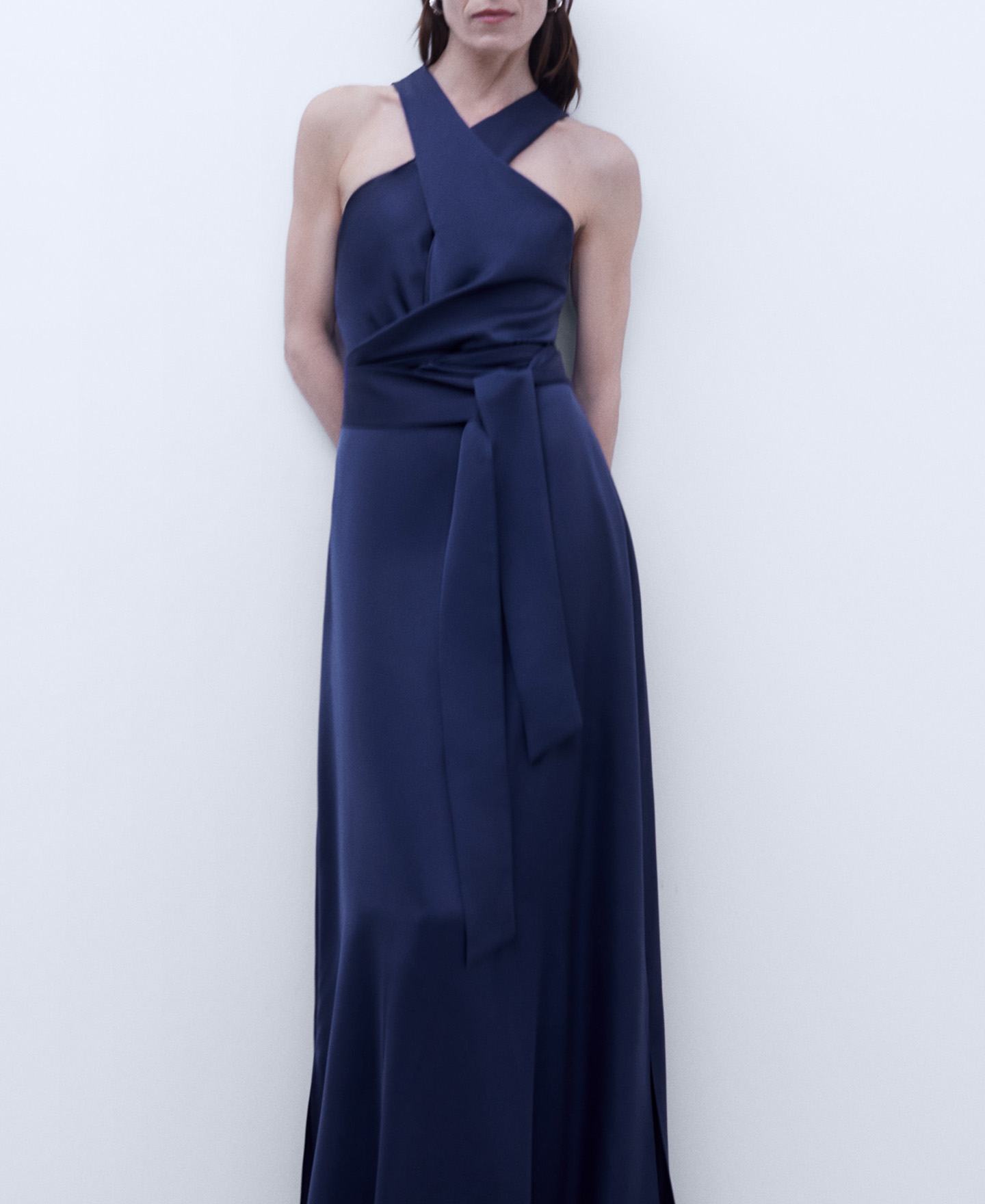 Vestido largo cuello halter image number 0