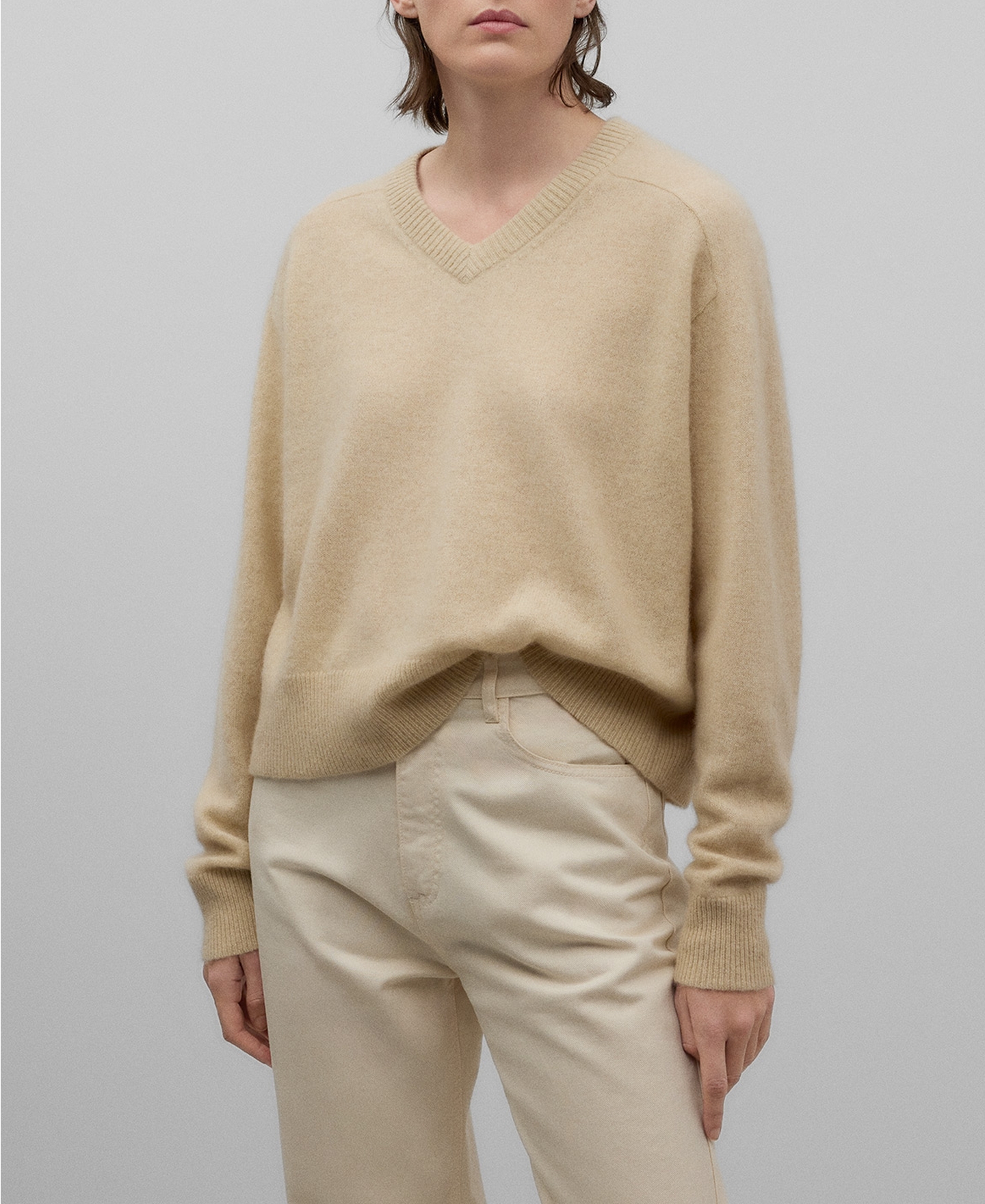 Jersey cuello pico cashmere mujer image number 0