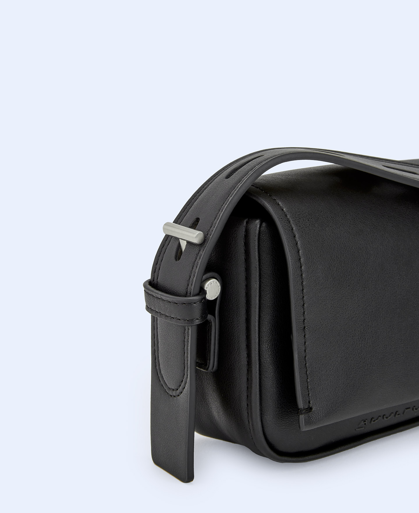 Smooth texture small shoulder bag image number 3