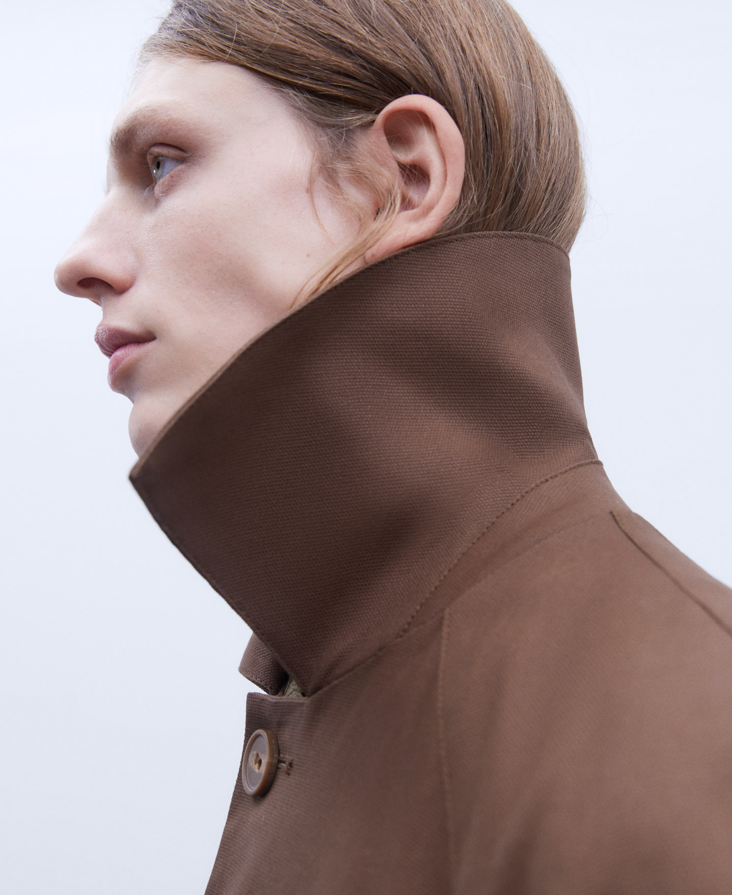 Gabardina oversize en algodón encerado image number 3