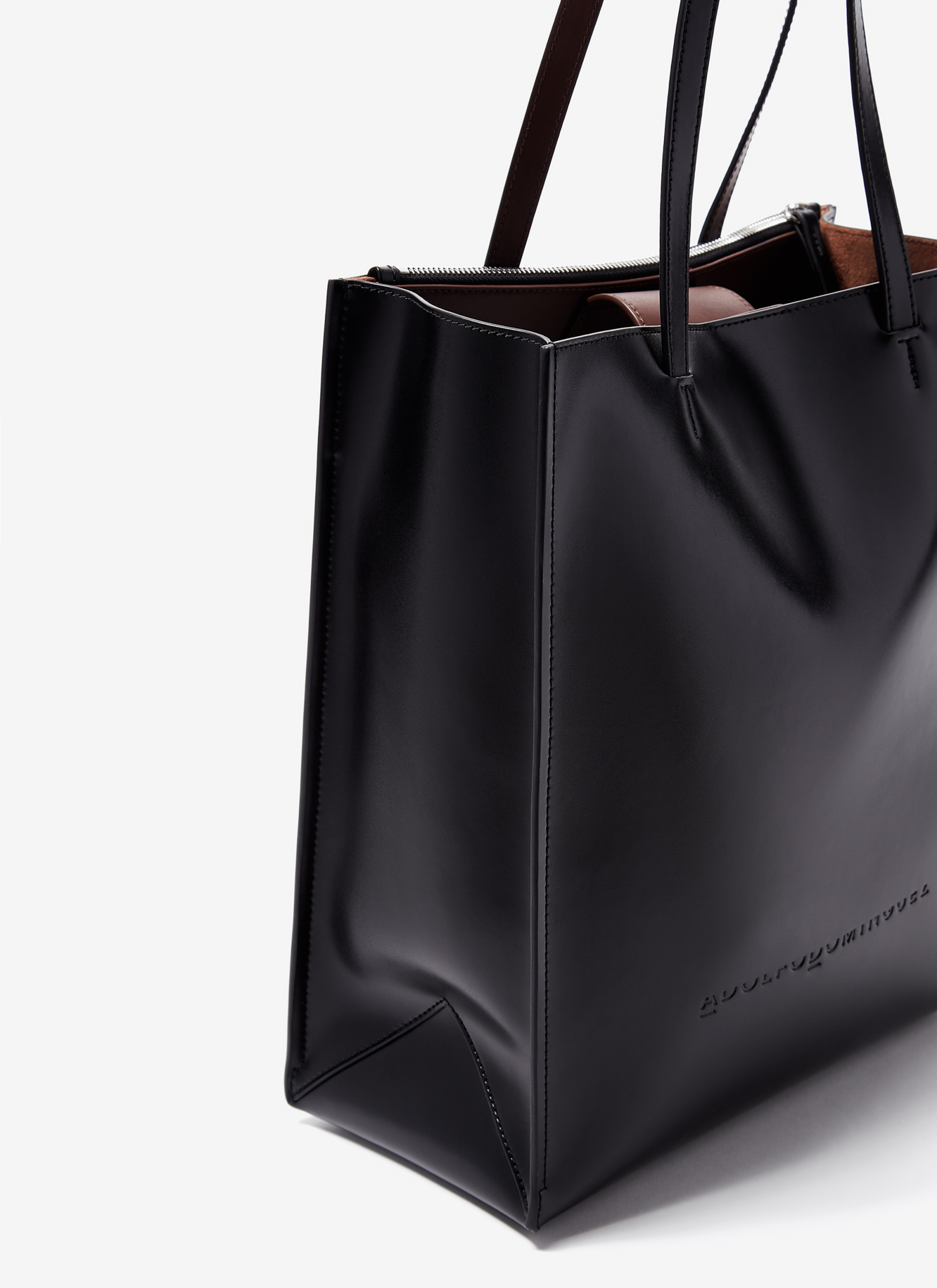 Shopper en piel vaqueta brillo image number 1