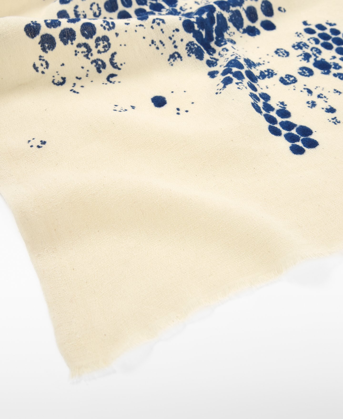 Chal estampado jacquard algodón mujer image number 2