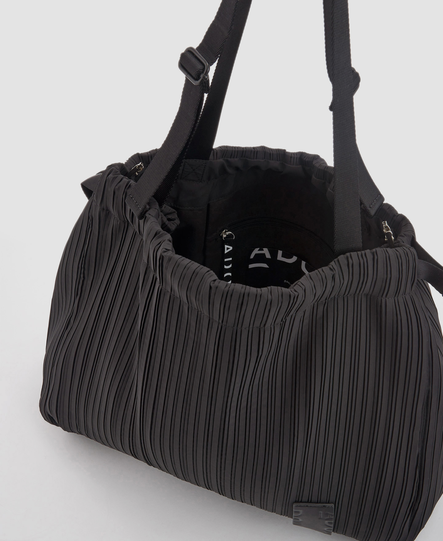 Shopper en tejido plisado image number 3