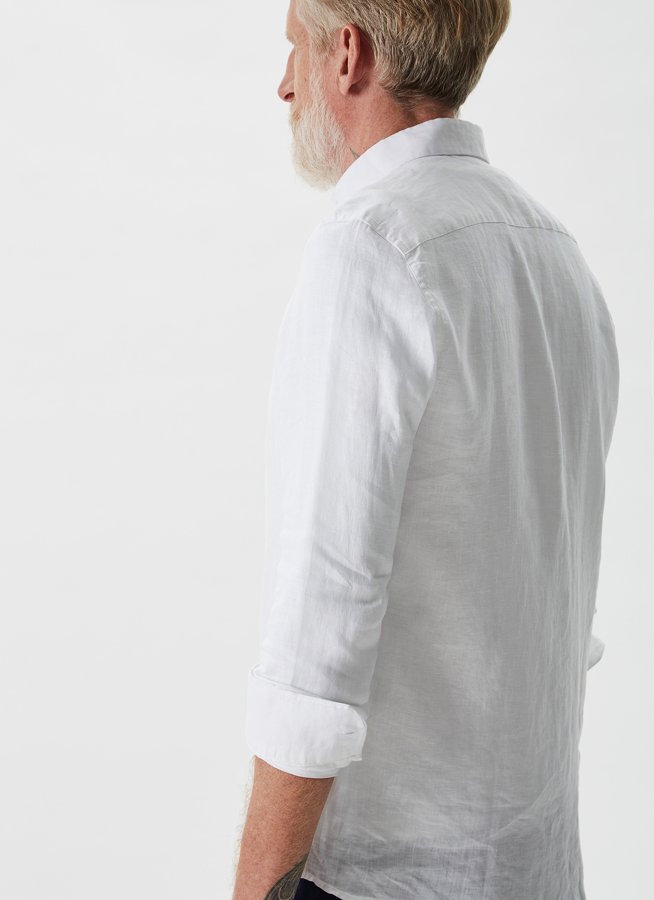 White linen shirt with cutaway collar image number 1