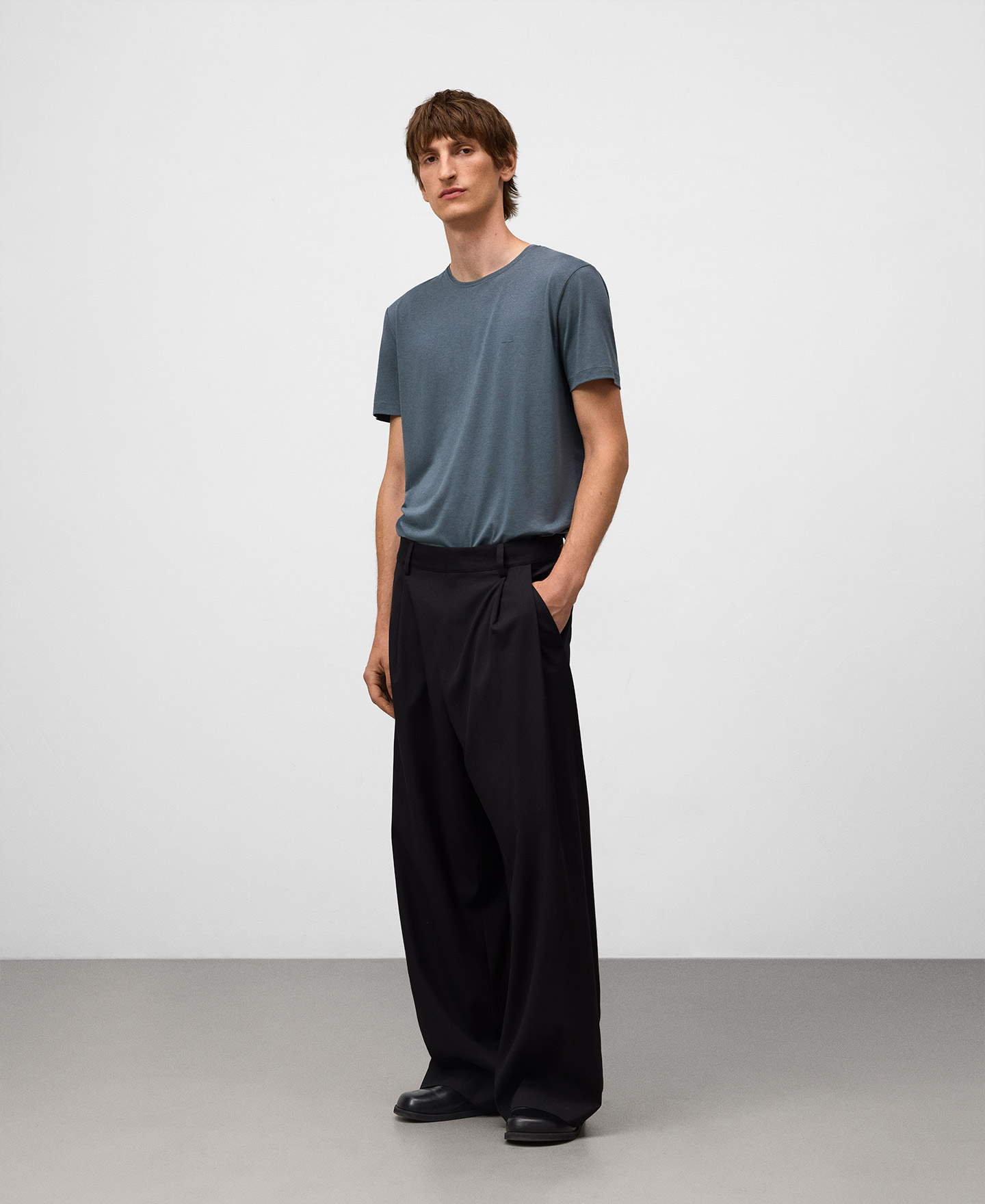 Regular fit short sleeve T-shirt man image number 1