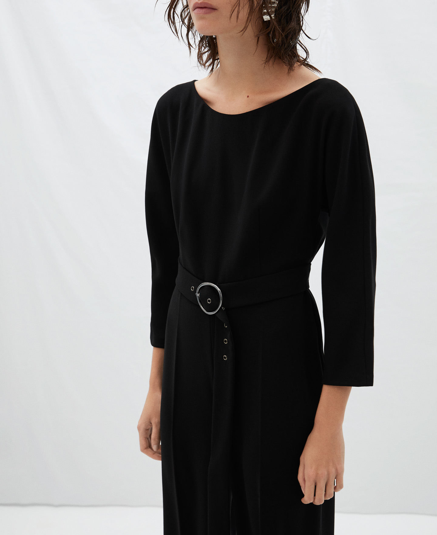 Straight jumpsuit with bateau neckline image number 3